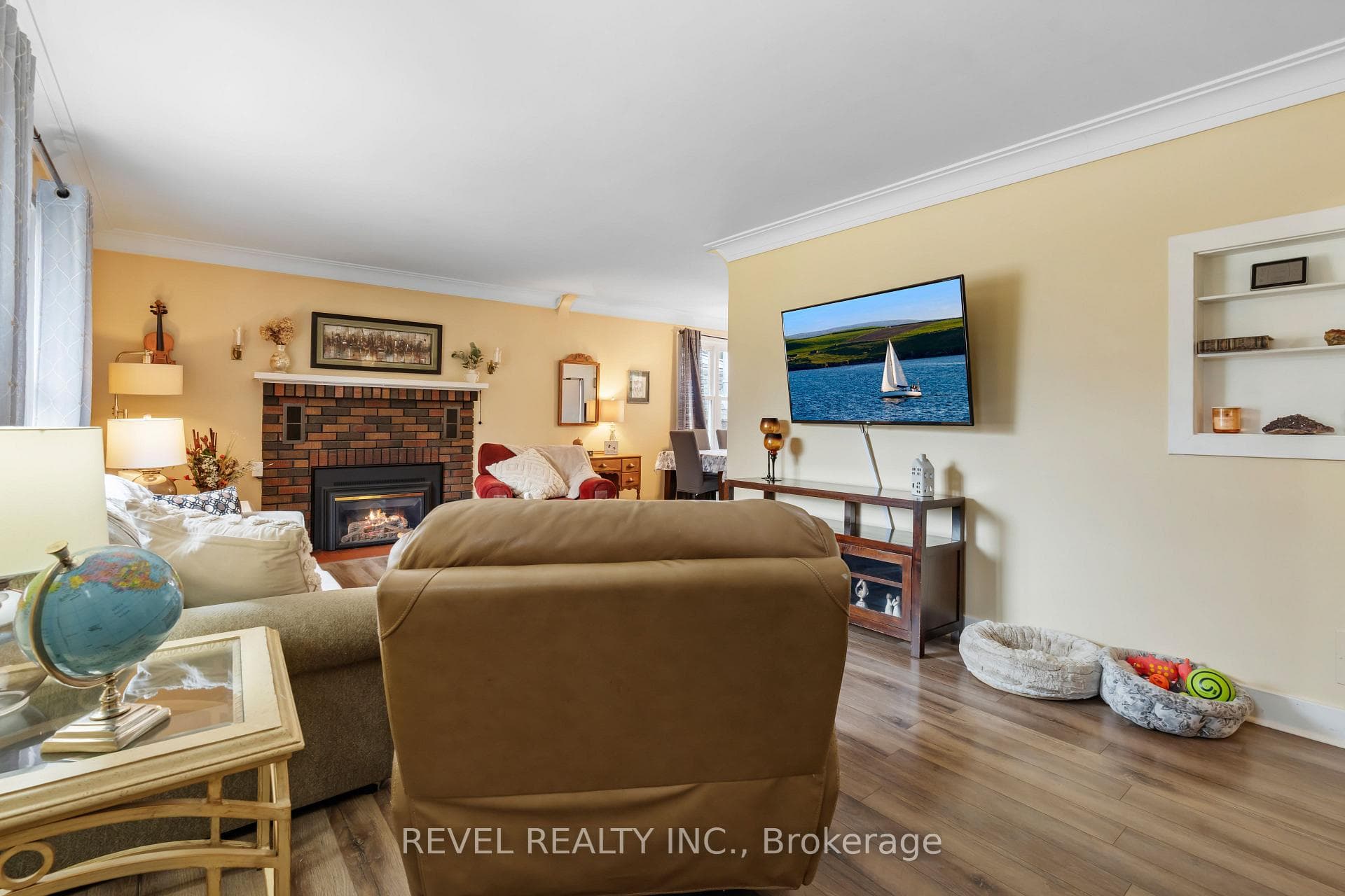 496 Devonshire Avenue photo 10