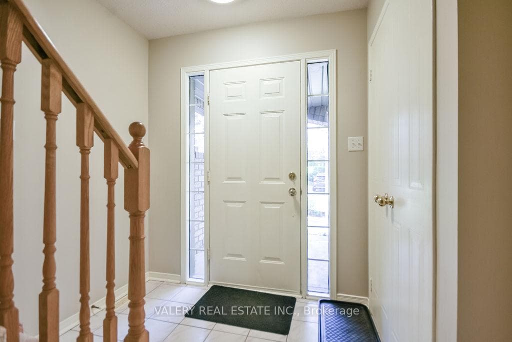 492 Laclie Street Unit 14 photo 9