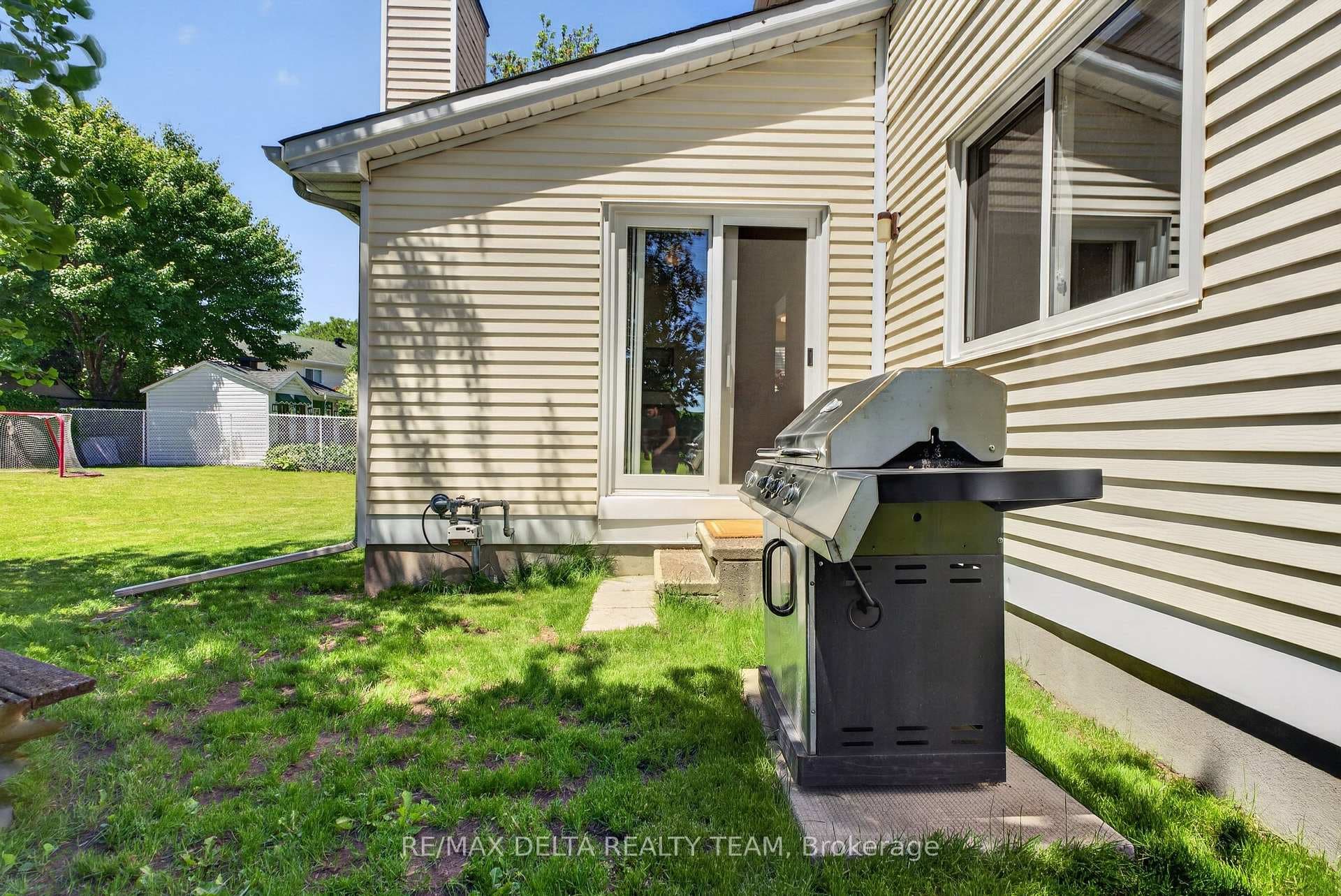 664 Thicket Way photo 38