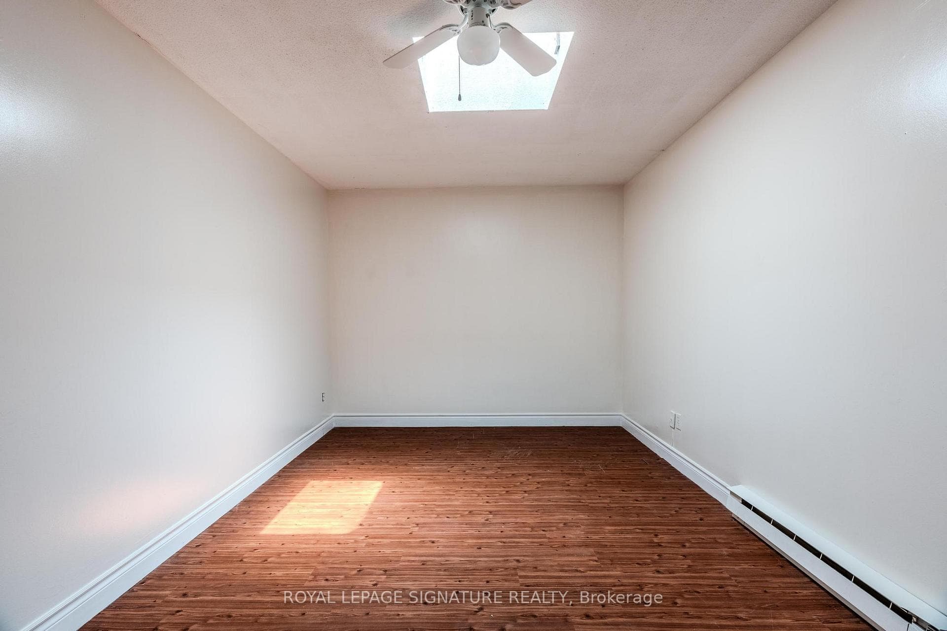 1541 Dundas Street Unit B photo 11