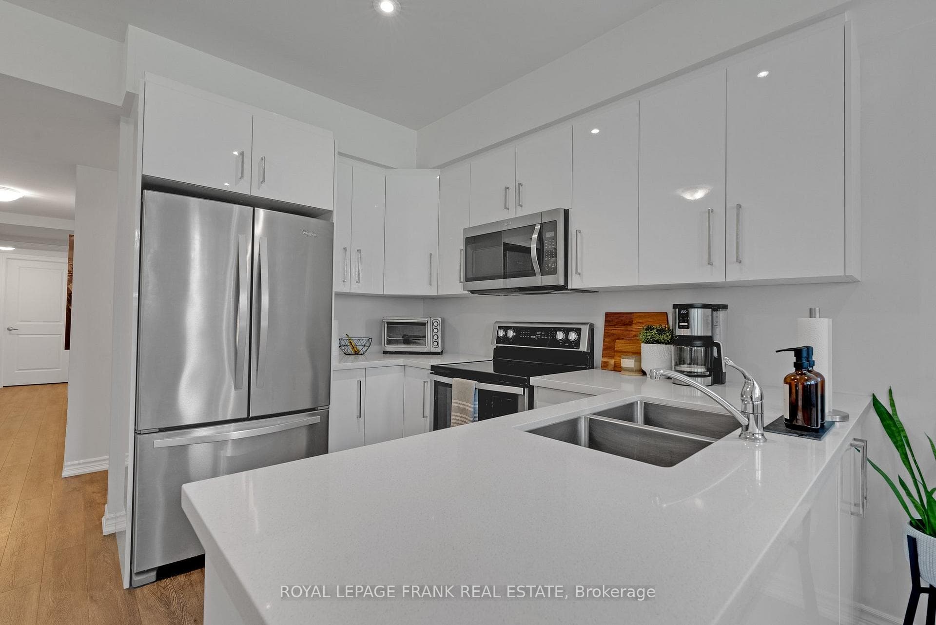 54 Brown Street photo 29