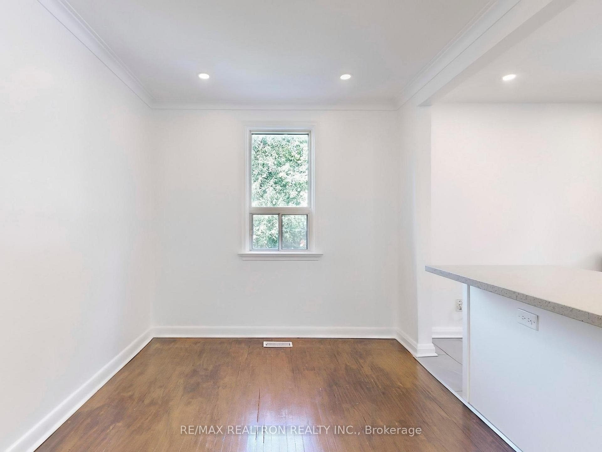 58 Magnolia Avenue Unit Upper photo 6