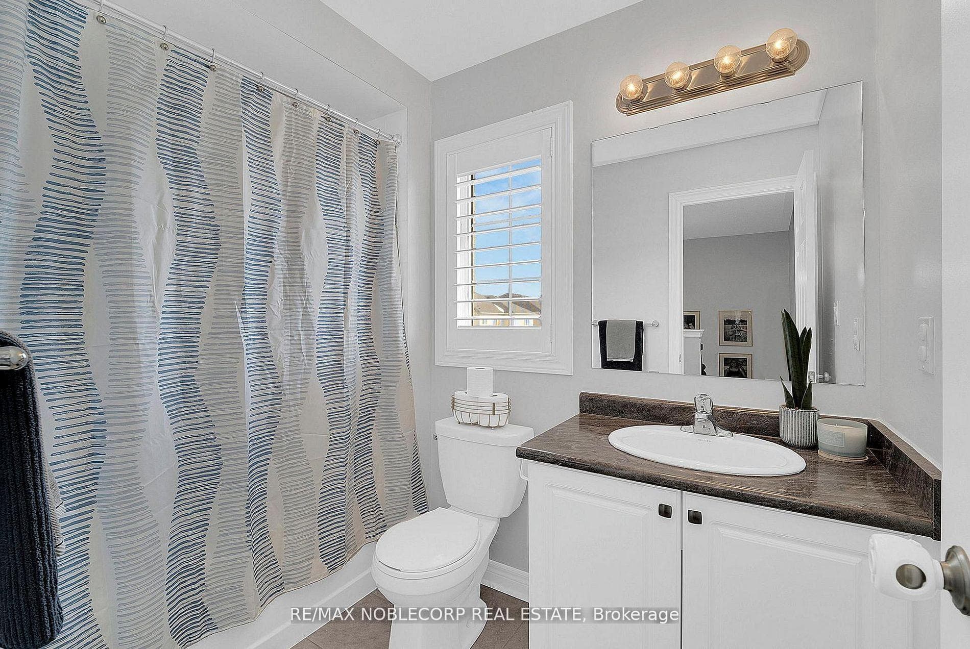 40 Sharpe Crescent photo 26