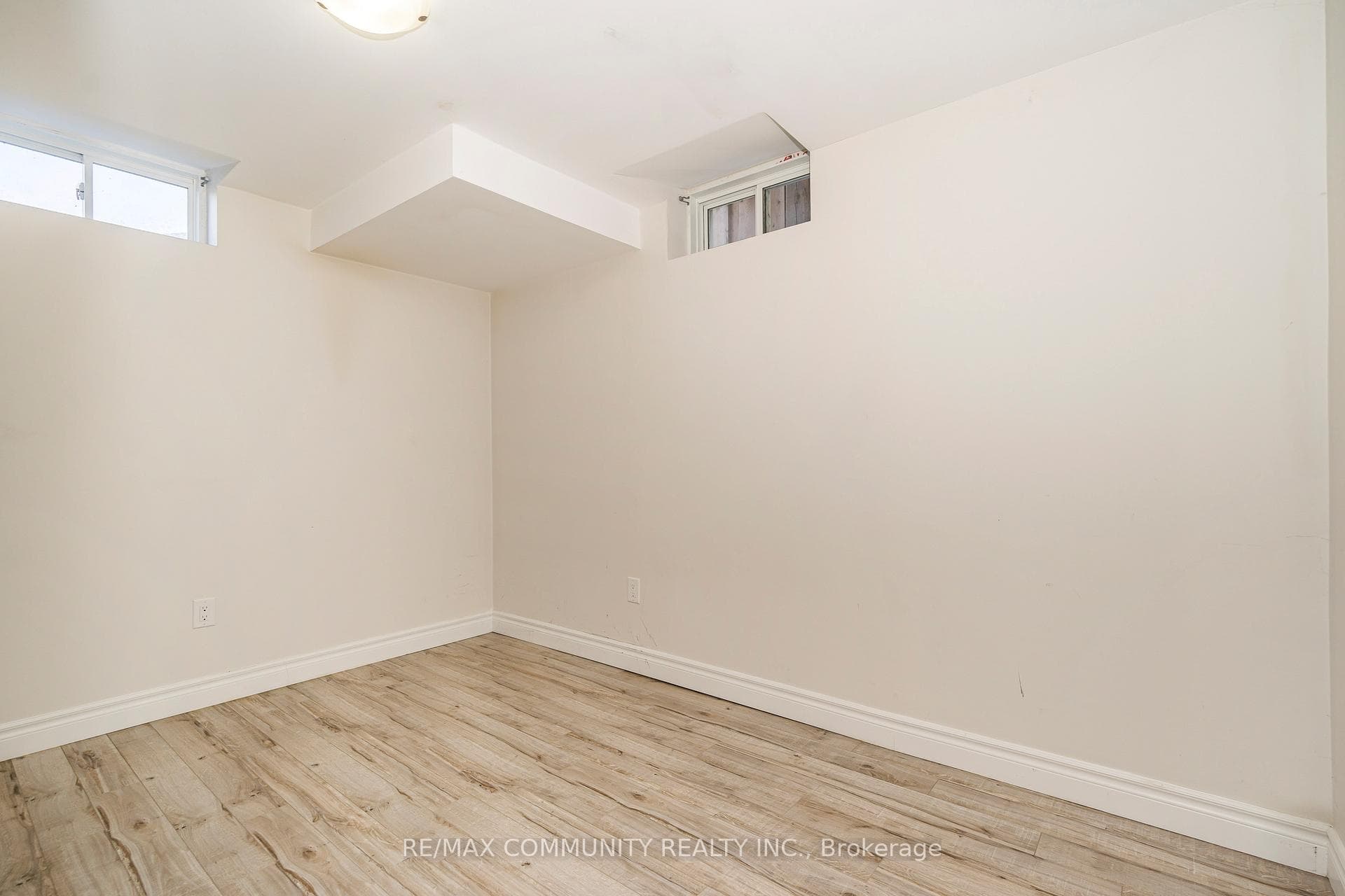 1433 Mayport Drive Unit Basmt photo 11