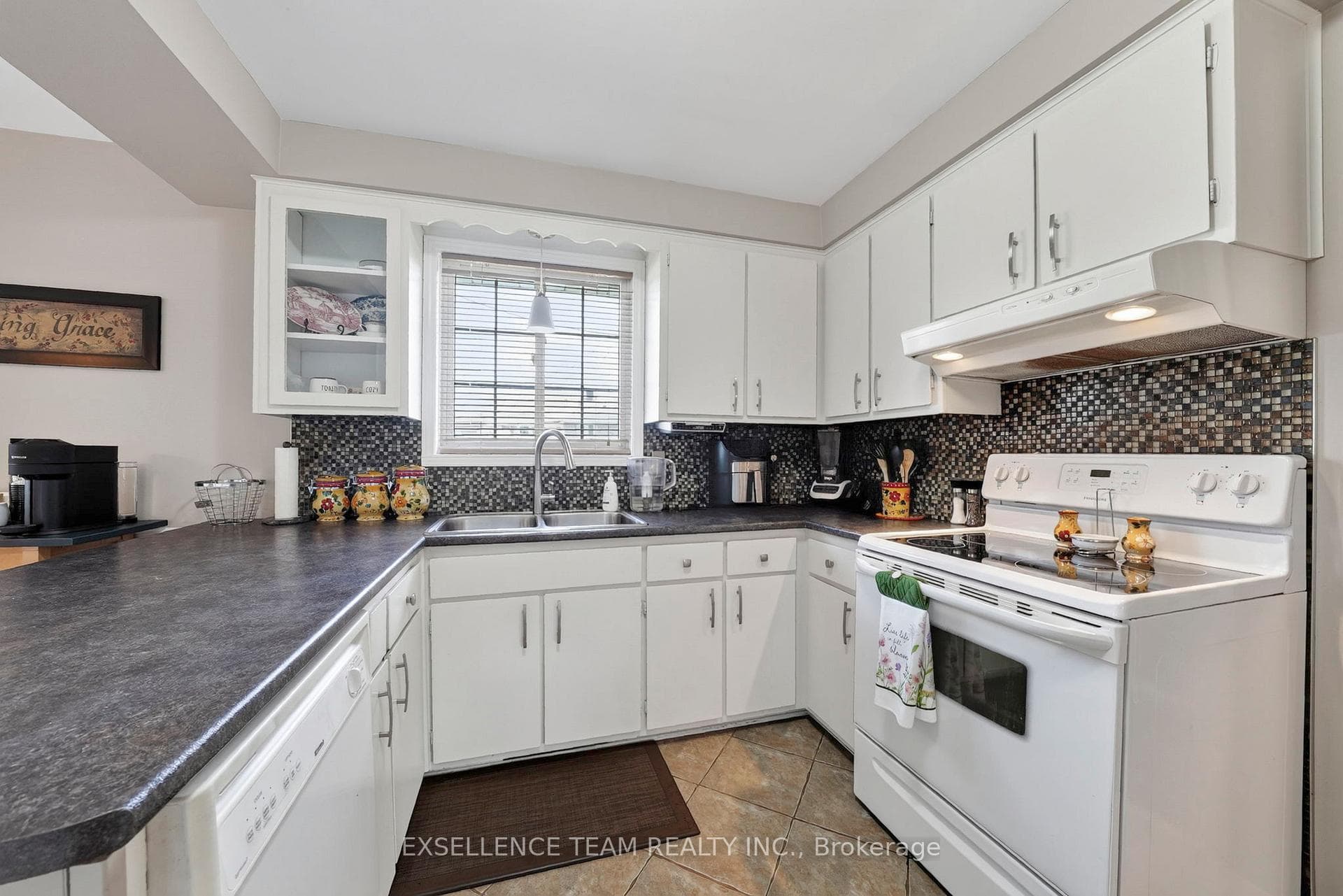 1120 Lasalle Road photo 12