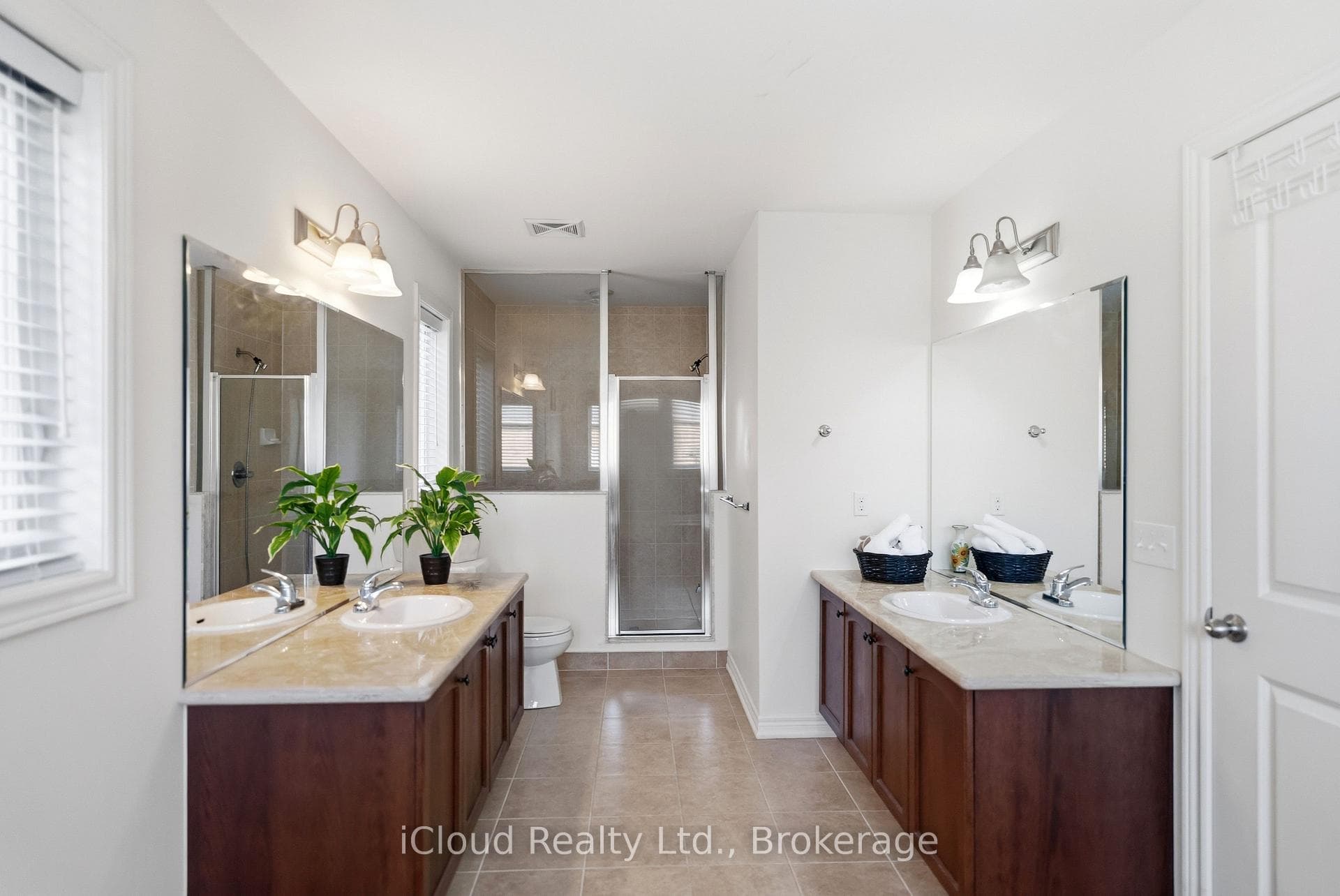 5 Leith Drive photo 29