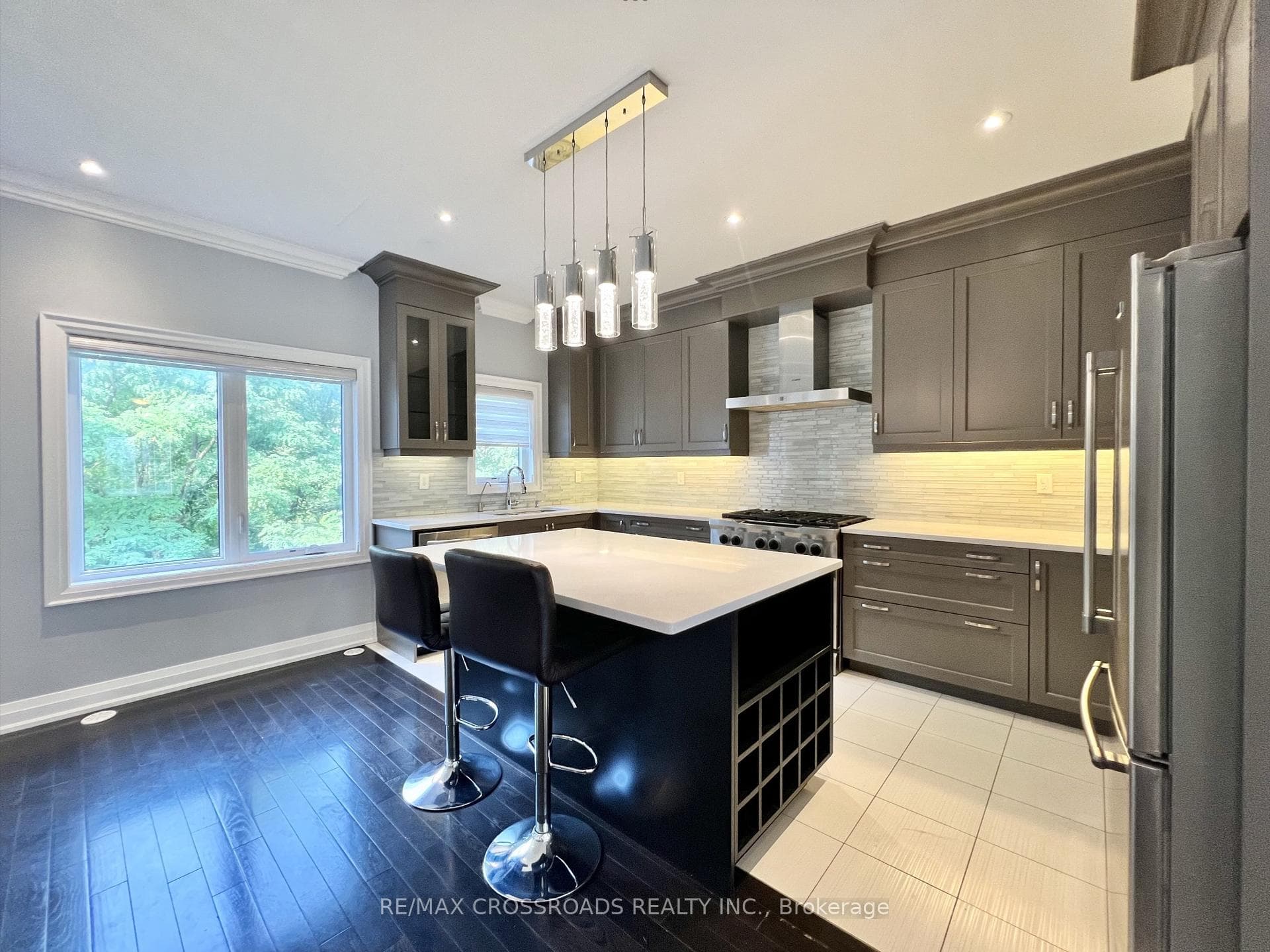 45 Plowman Lane photo 8