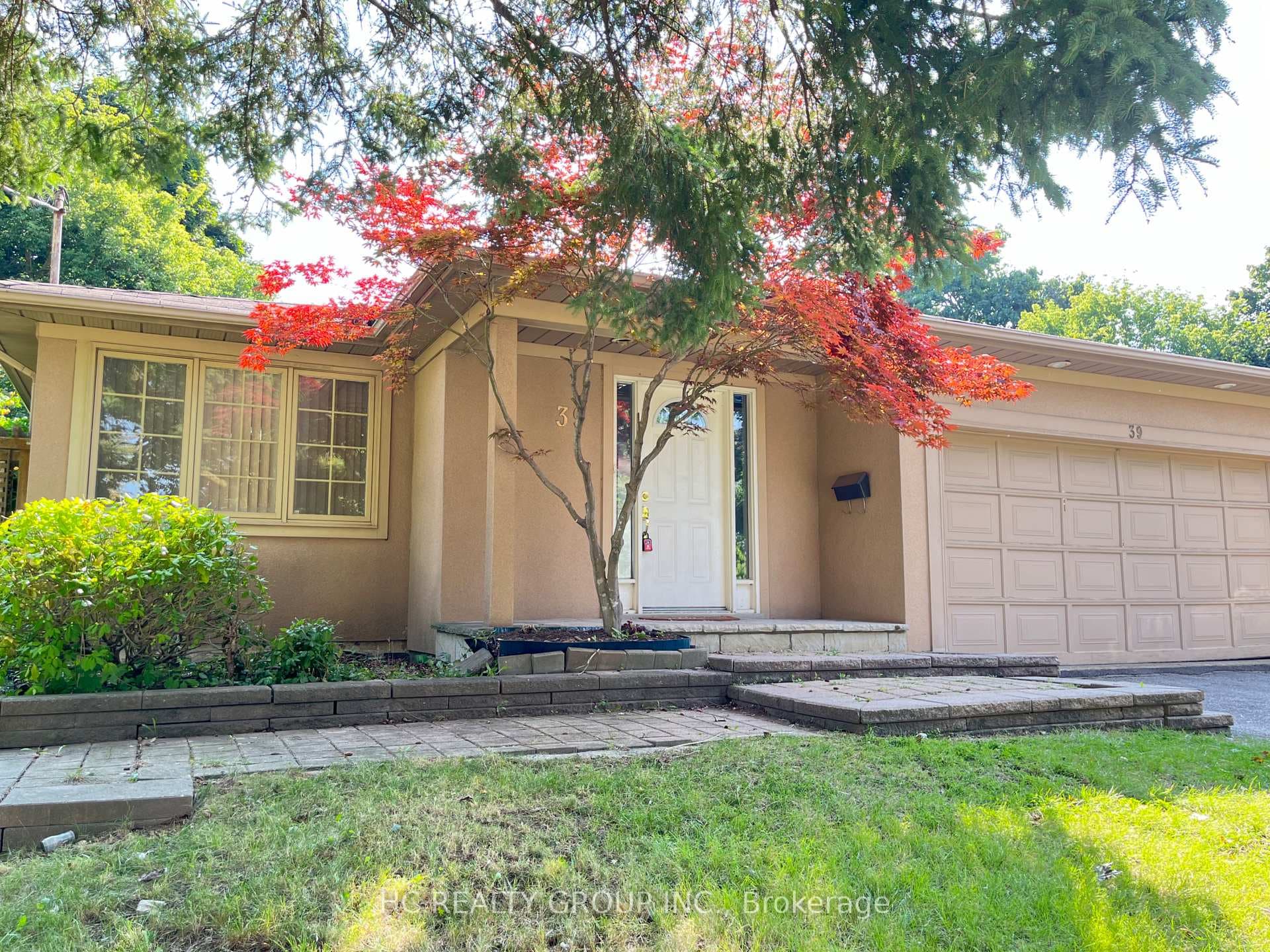 39 Dallington Drive photo 1
