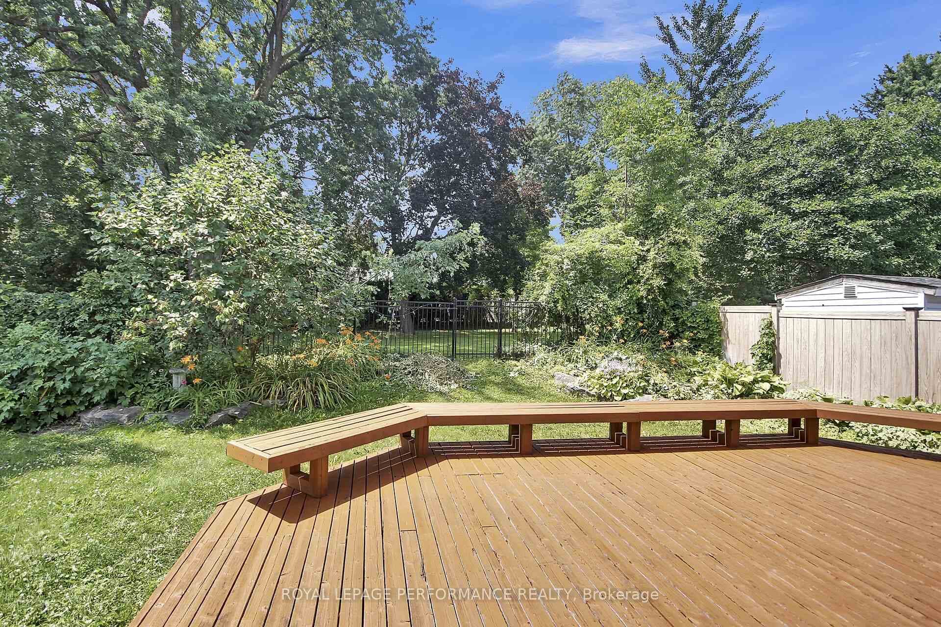 82 Queensline Drive photo 11