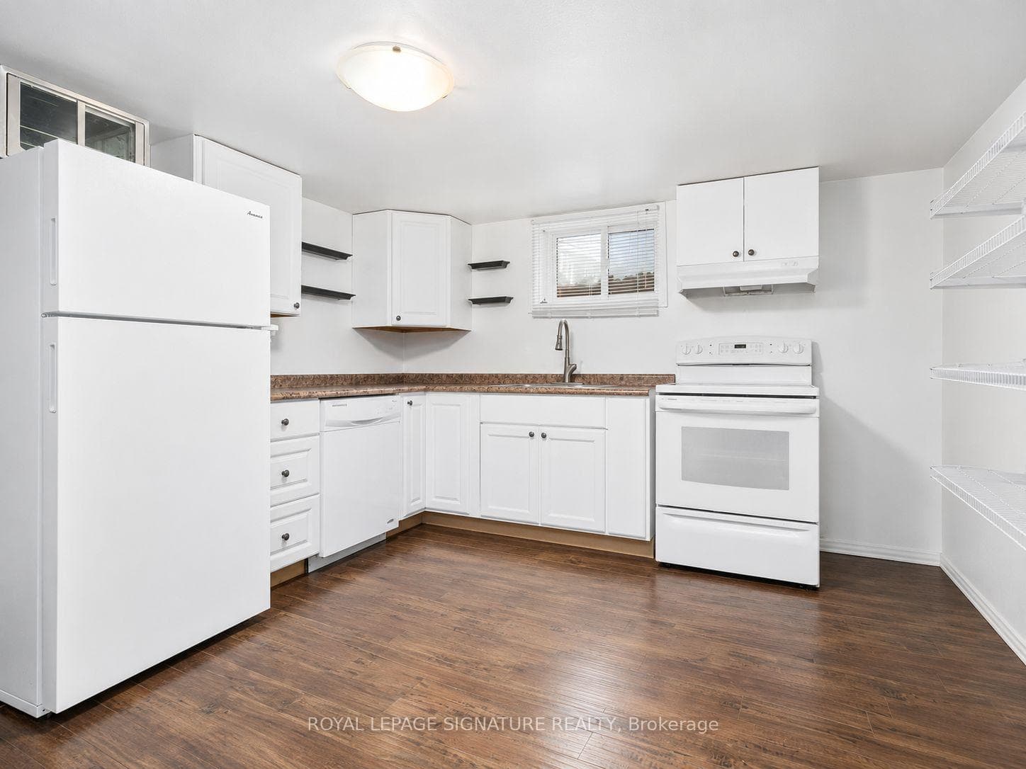 621 Wychwood Street Unit Bsmt photo 2