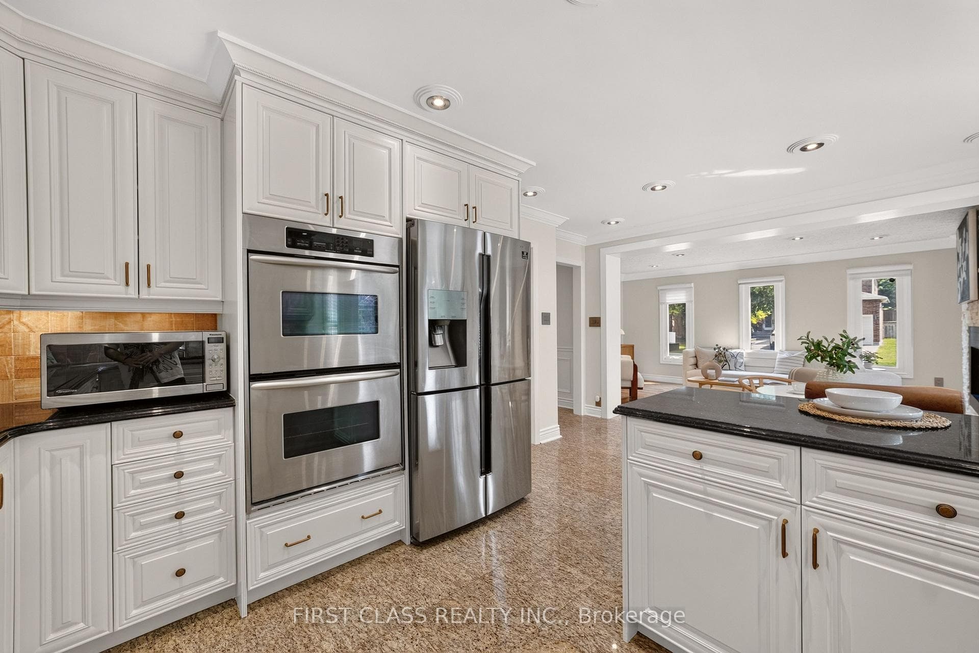 19 Tomlinson Circle photo 12