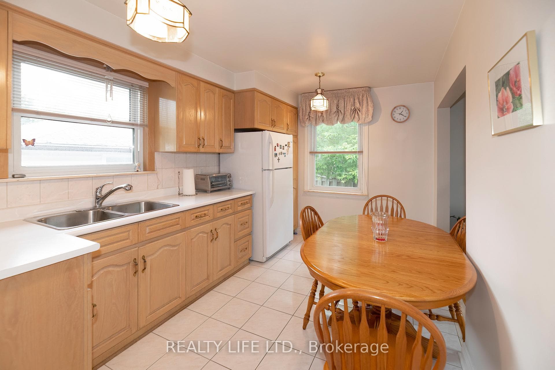 24 Battersea Crescent photo 8
