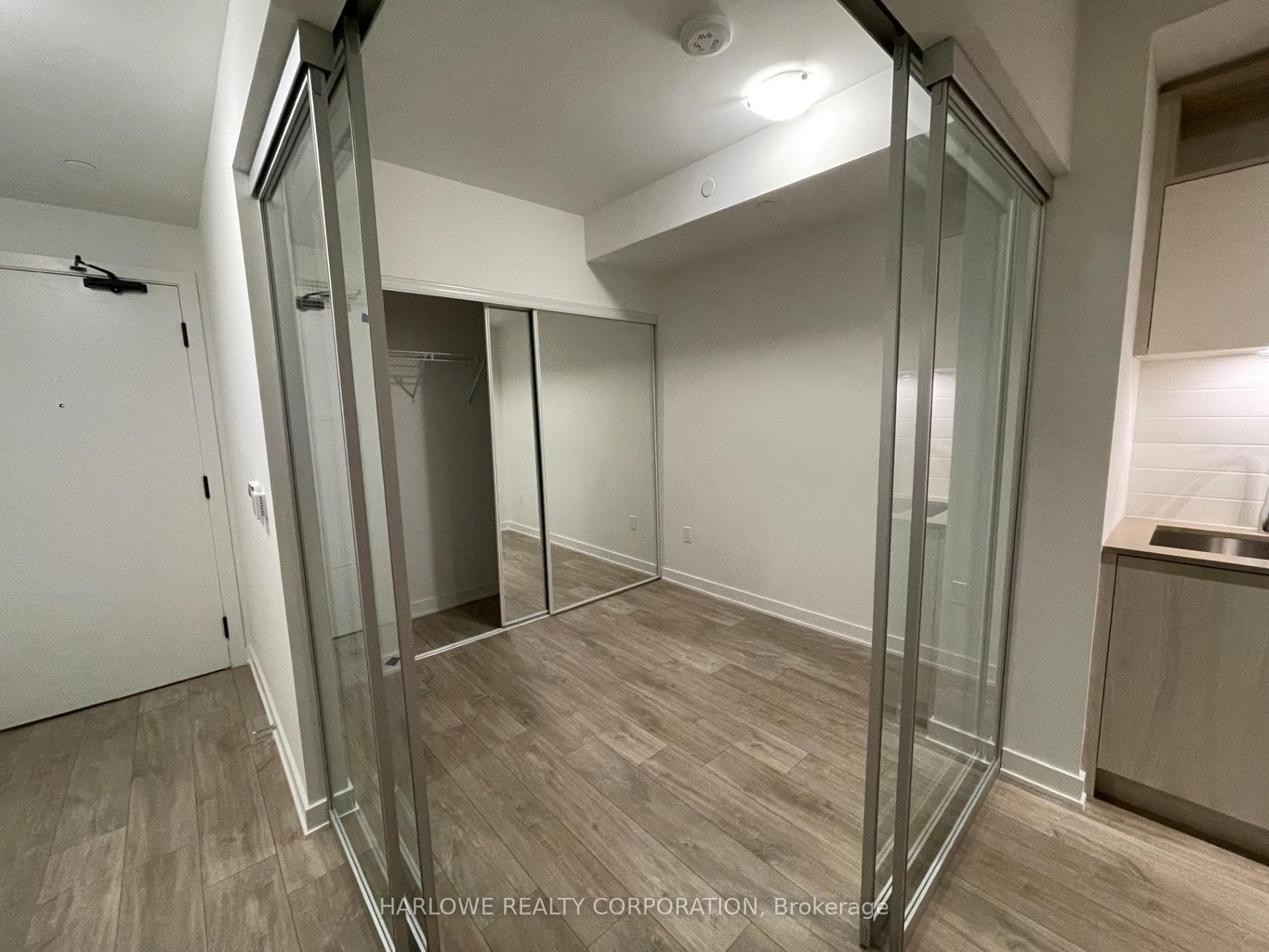 135 Lower Sherbourne Street Unit 860 W photo 3