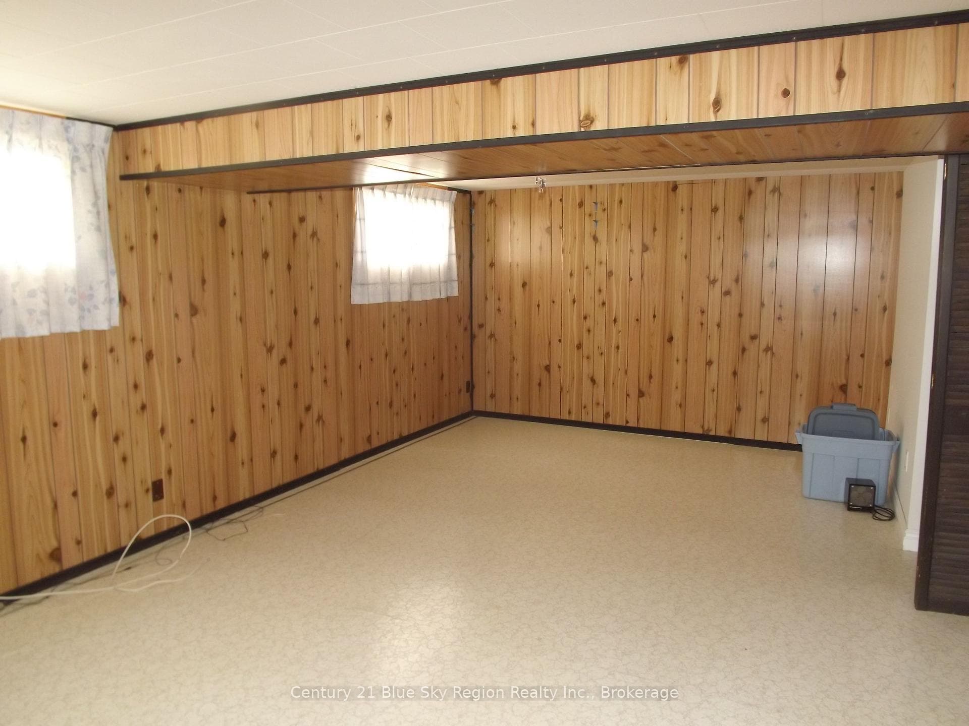 76 Strathcona Drive photo 12