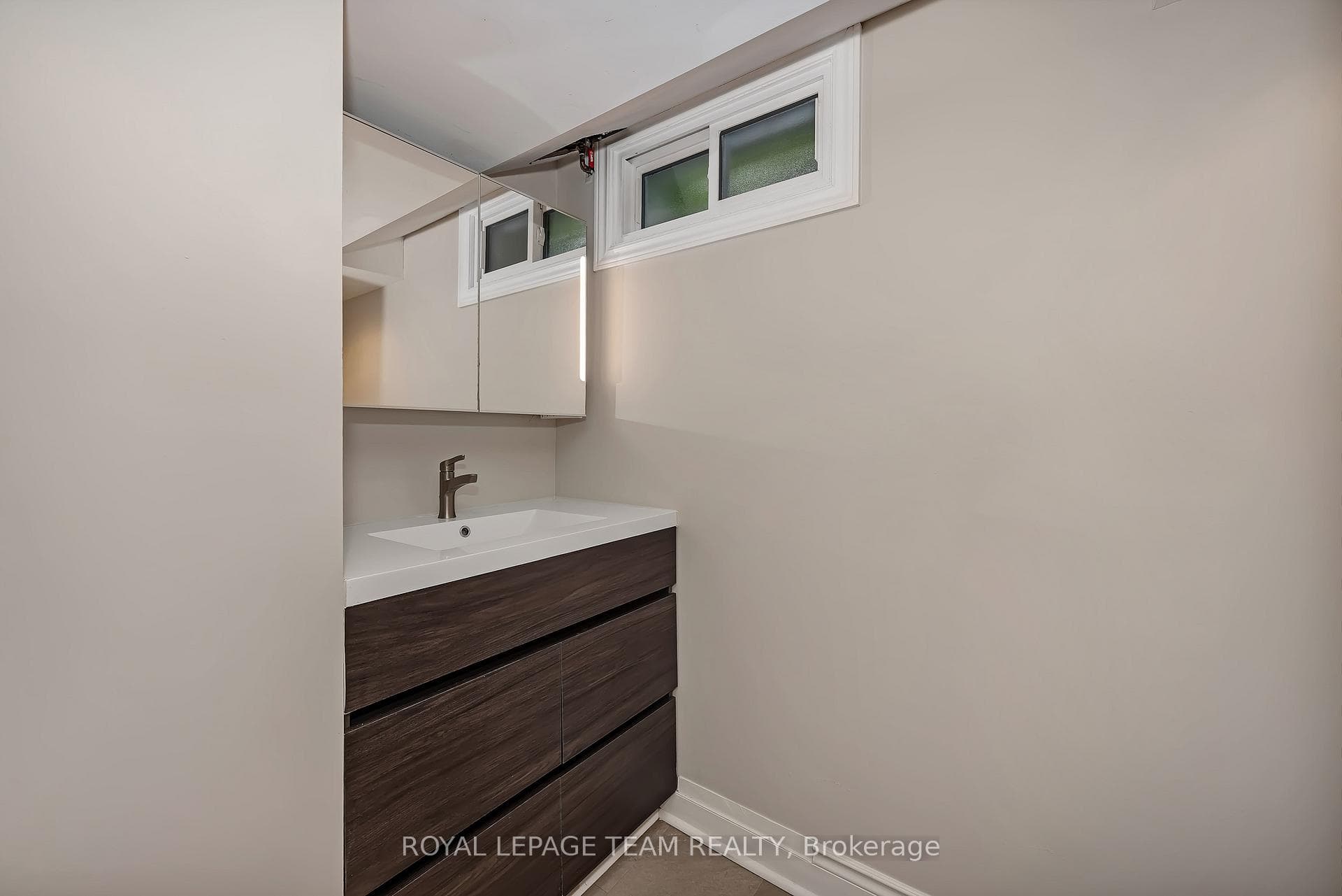 4-pc bathroom in lower level