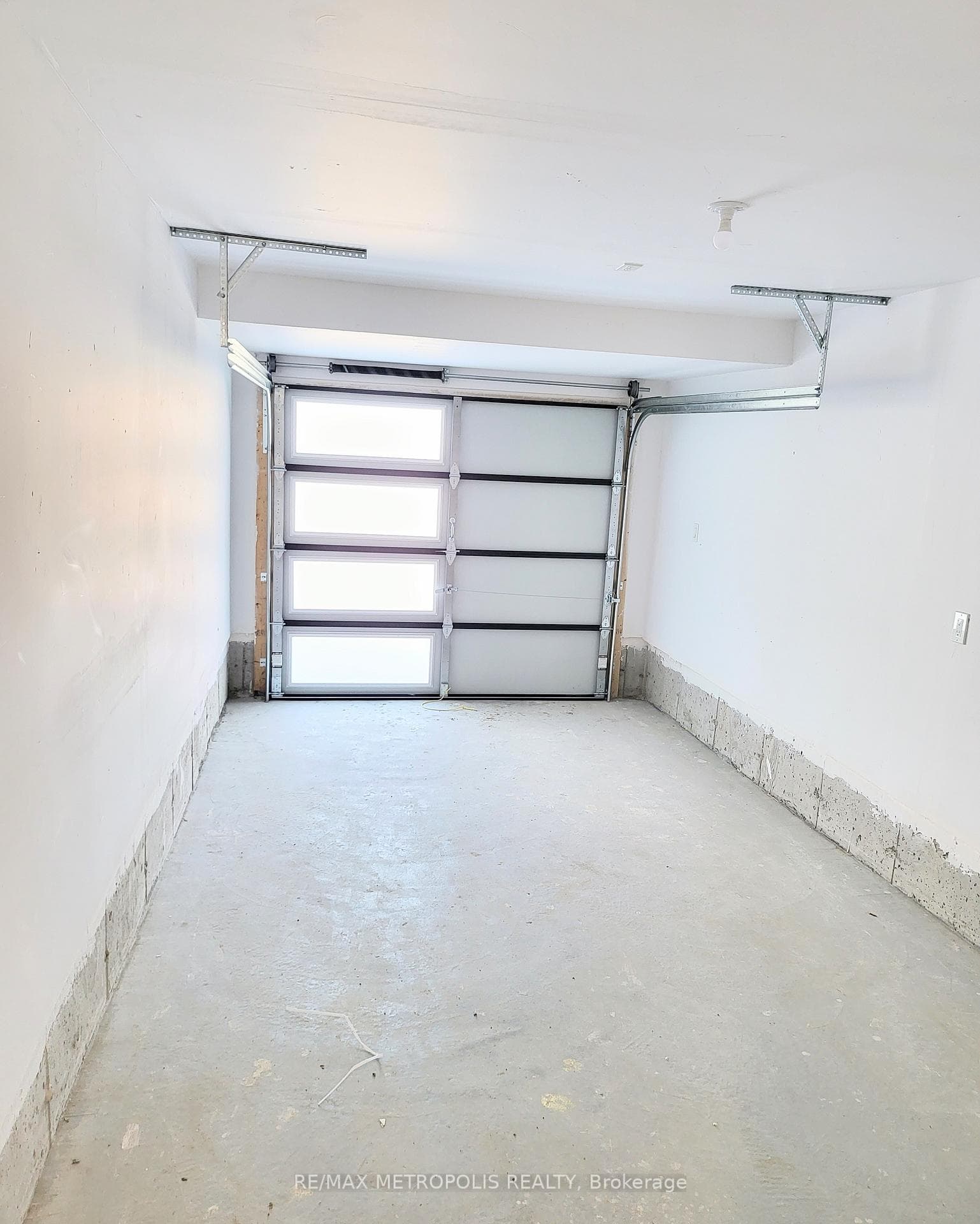 20 Esquire Way photo 17