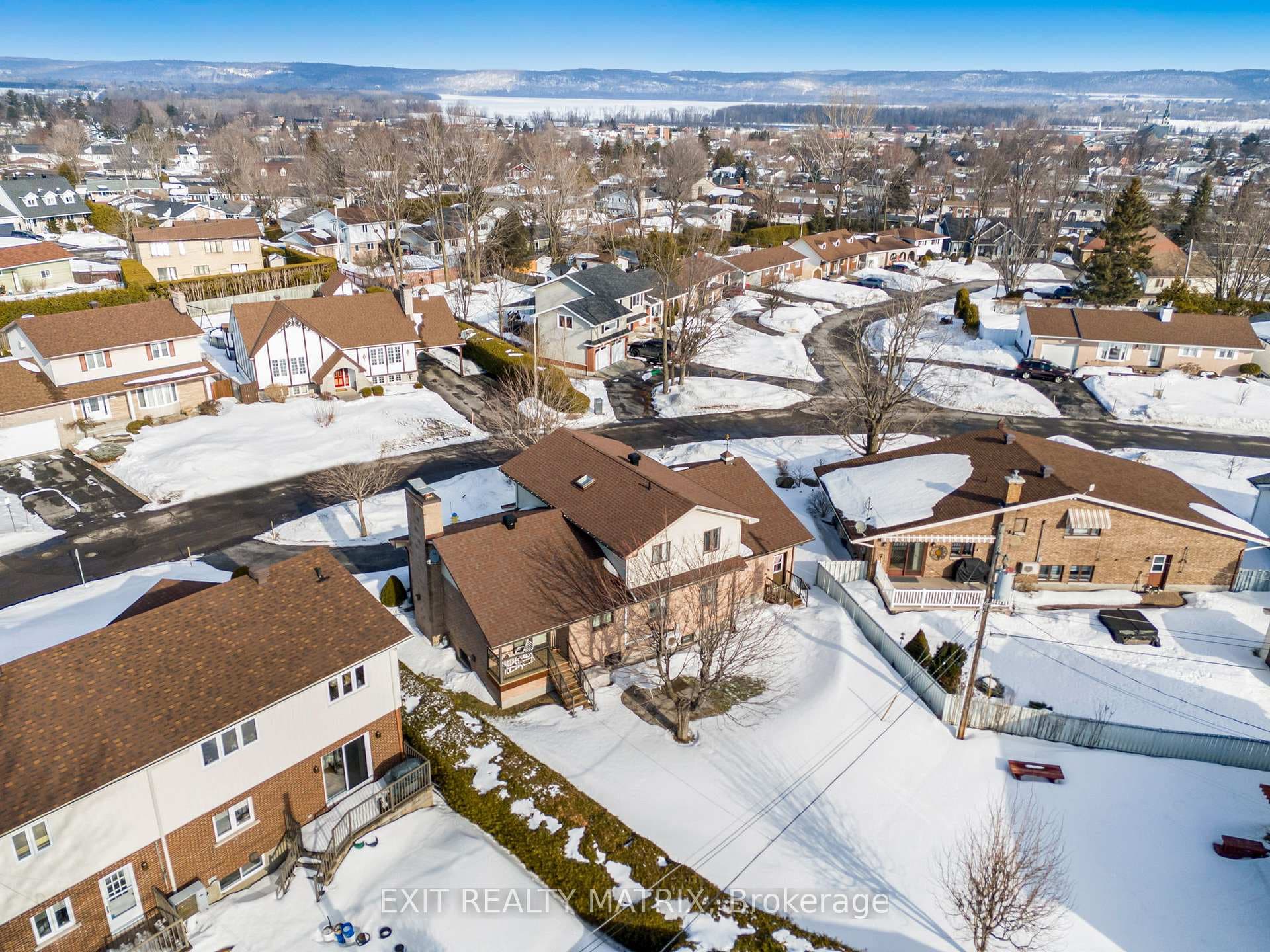 621 Albert Street photo 39