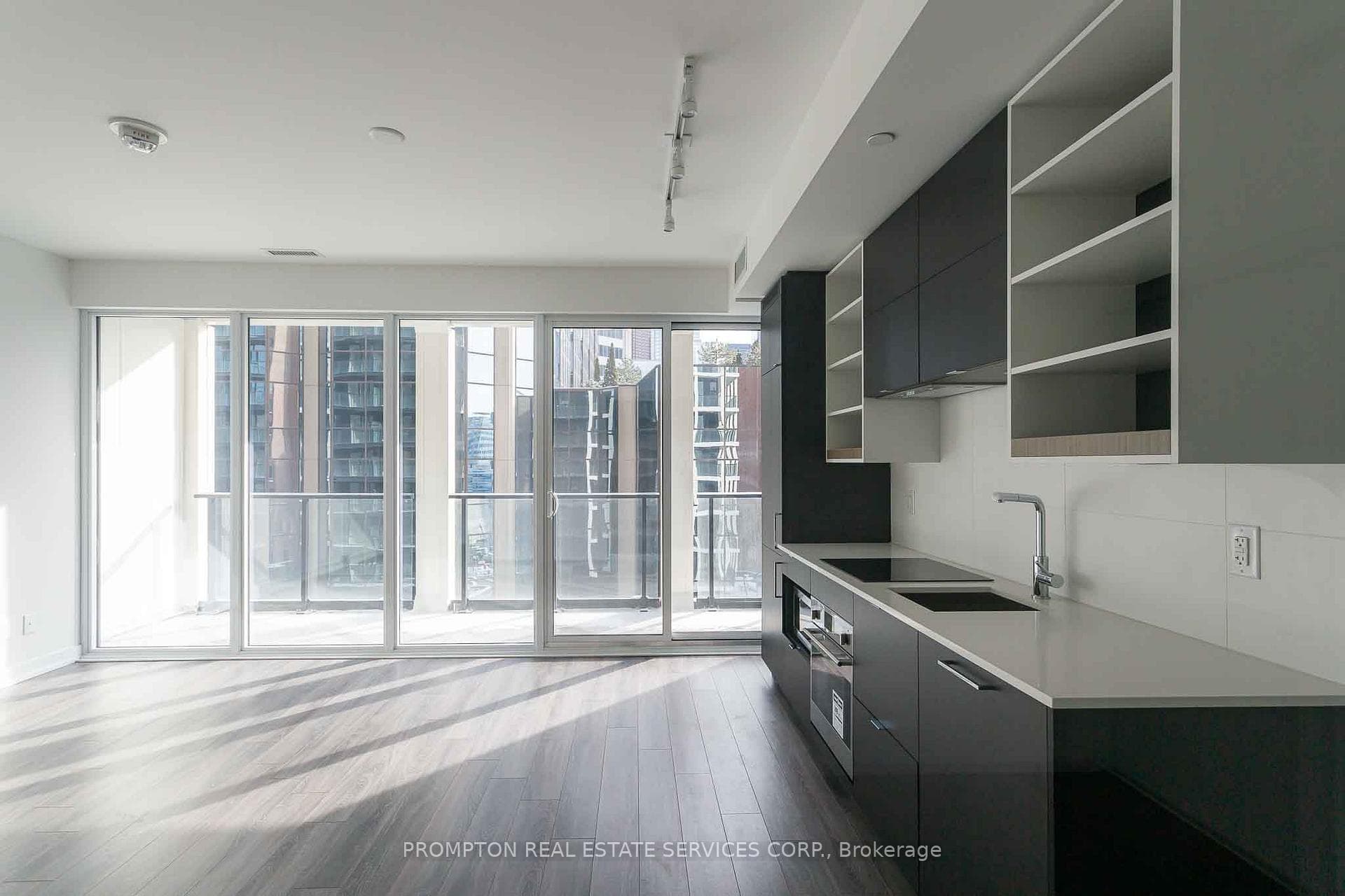 20 Edward Street Unit 811 photo 2