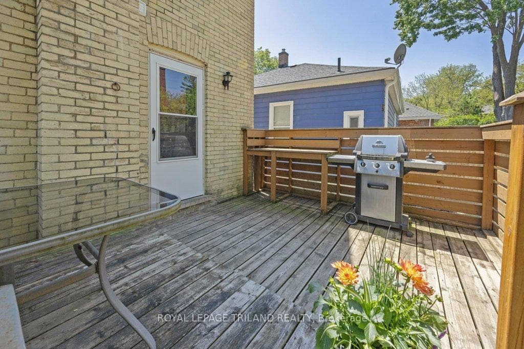 596 Rosedale Street photo 32