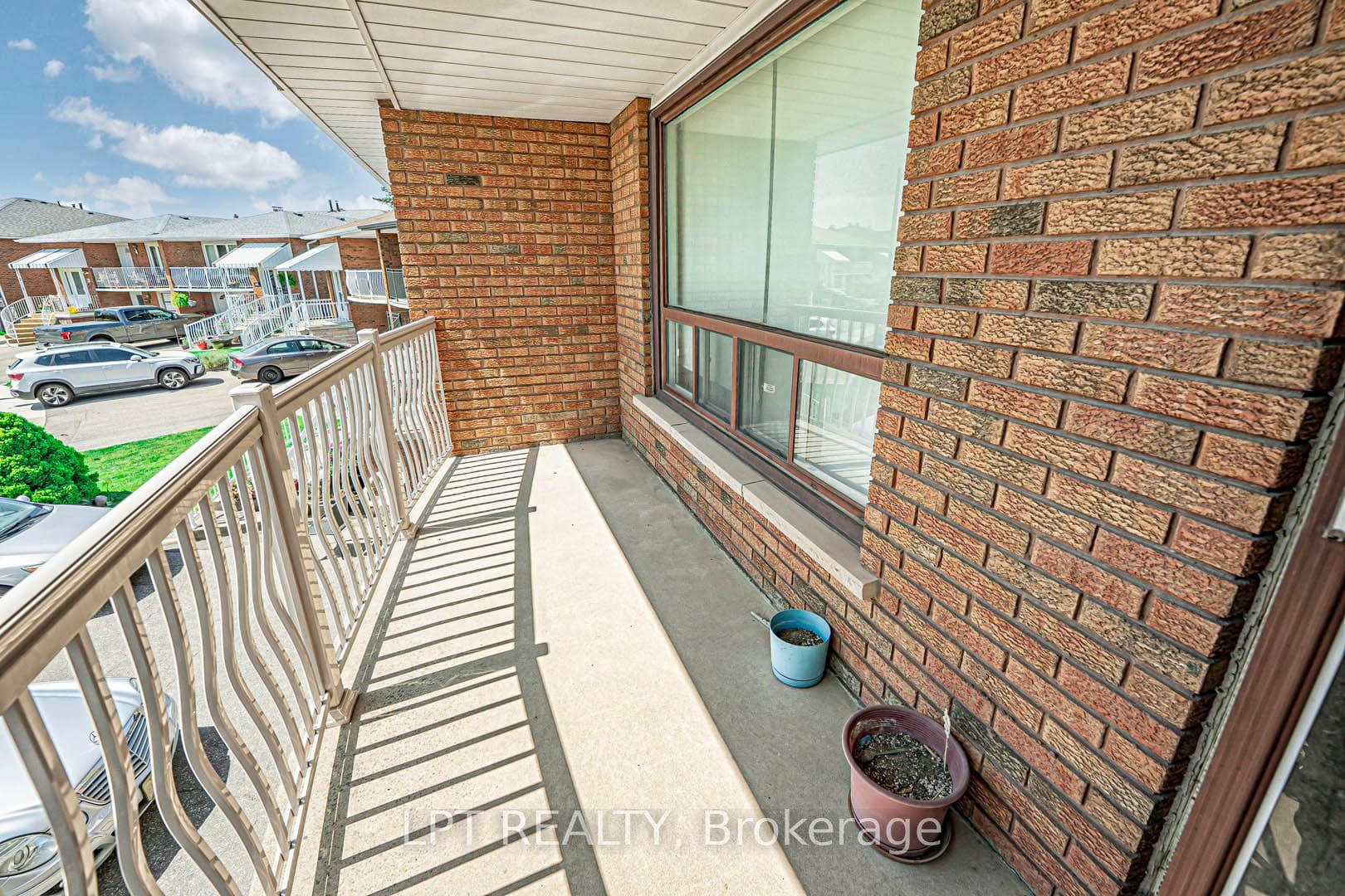 71 Arthur Griffith Drive photo 32