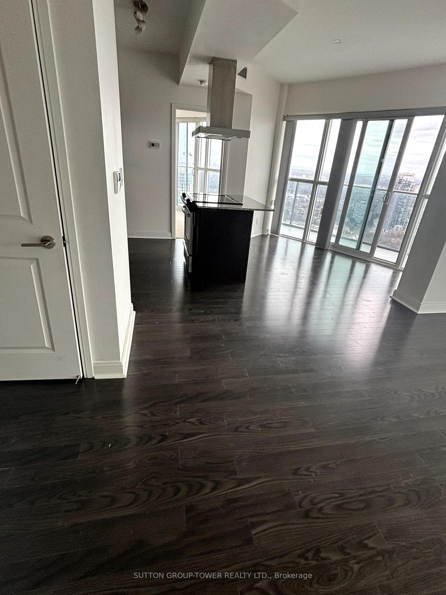 60 Absolute Avenue Unit 4204 photo 3
