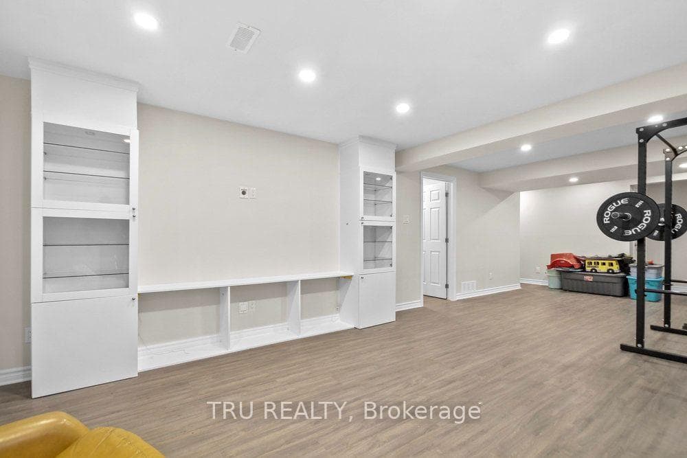 731 Brittanic Road photo 32