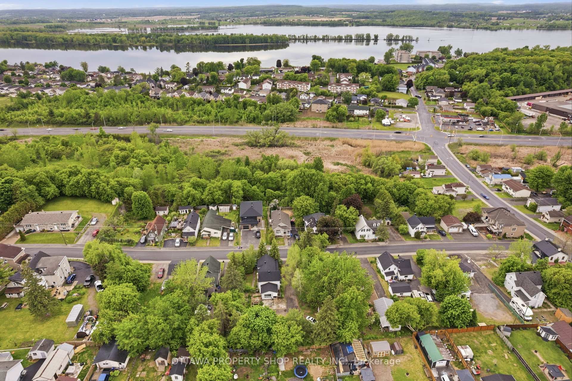 2025 Albert Street photo 8