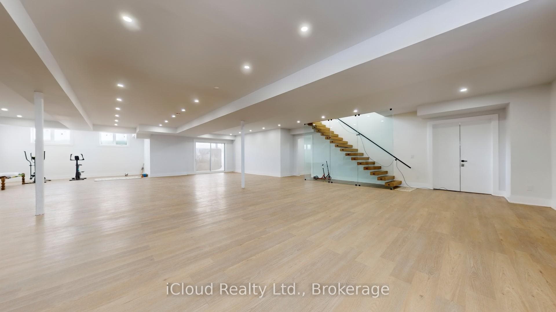 674525 Hurontario Street photo 42
