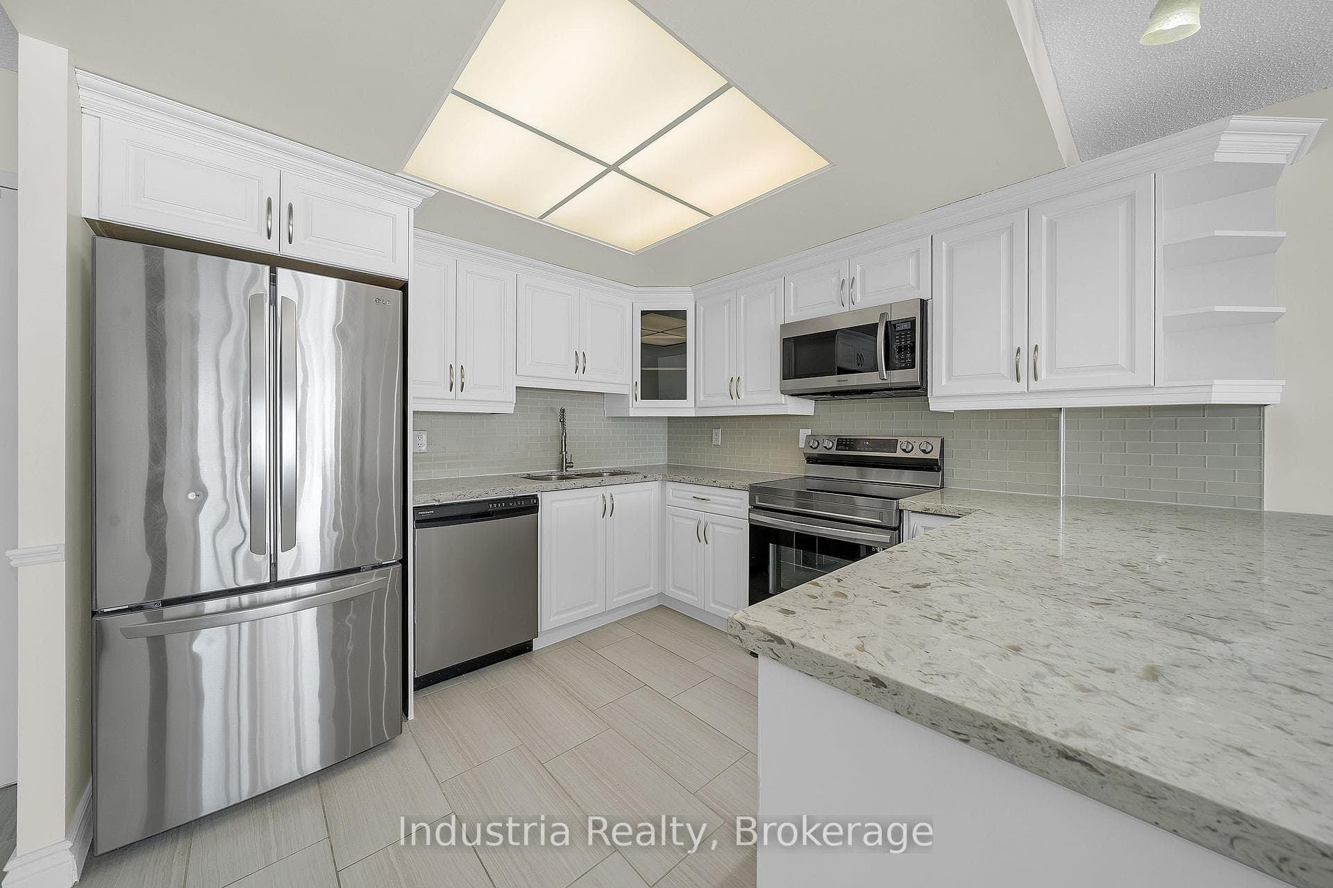 10 Dean Park Road Unit 204 photo 7