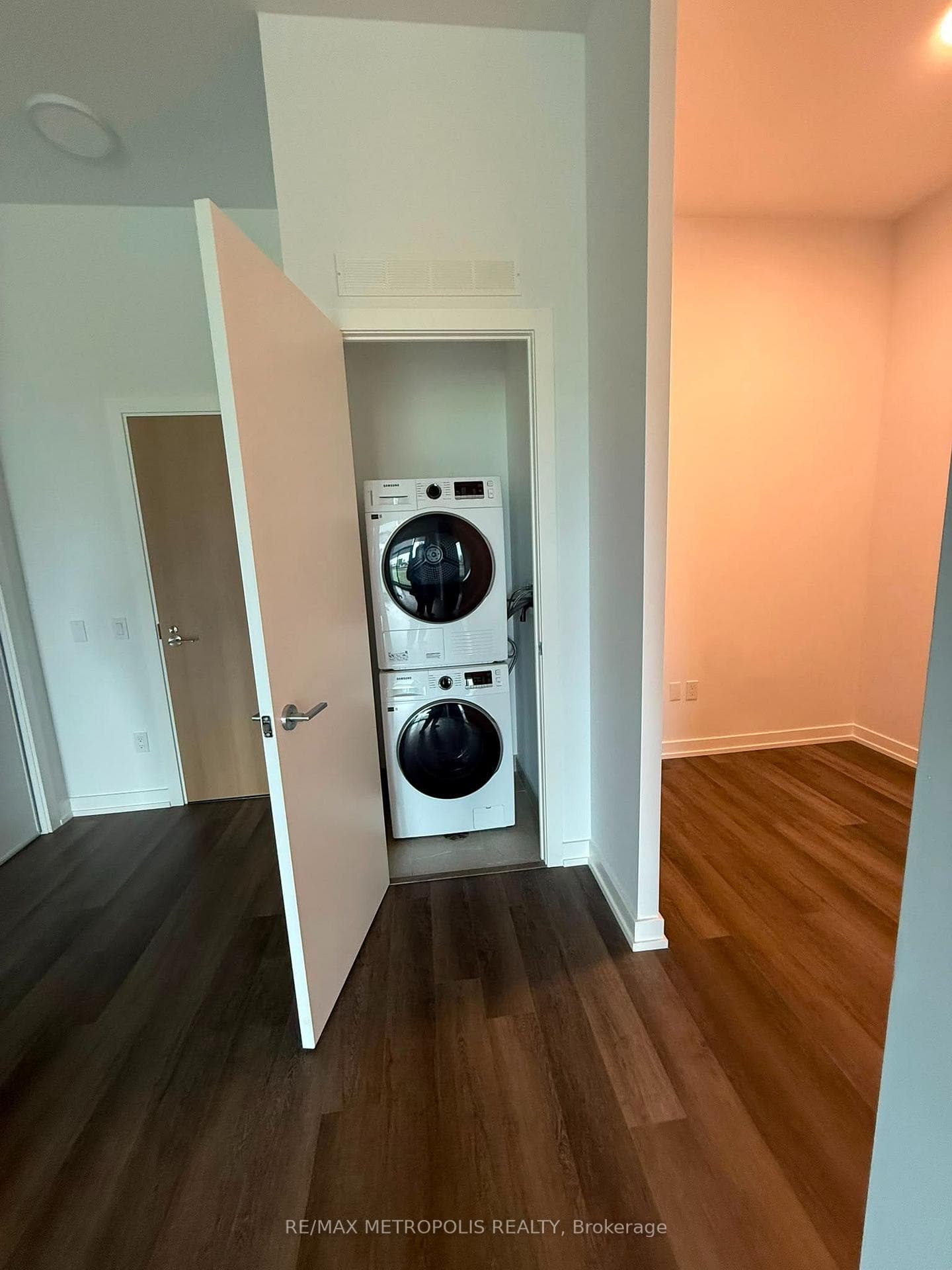 21 Meadowvale Road Unit 220 photo 12