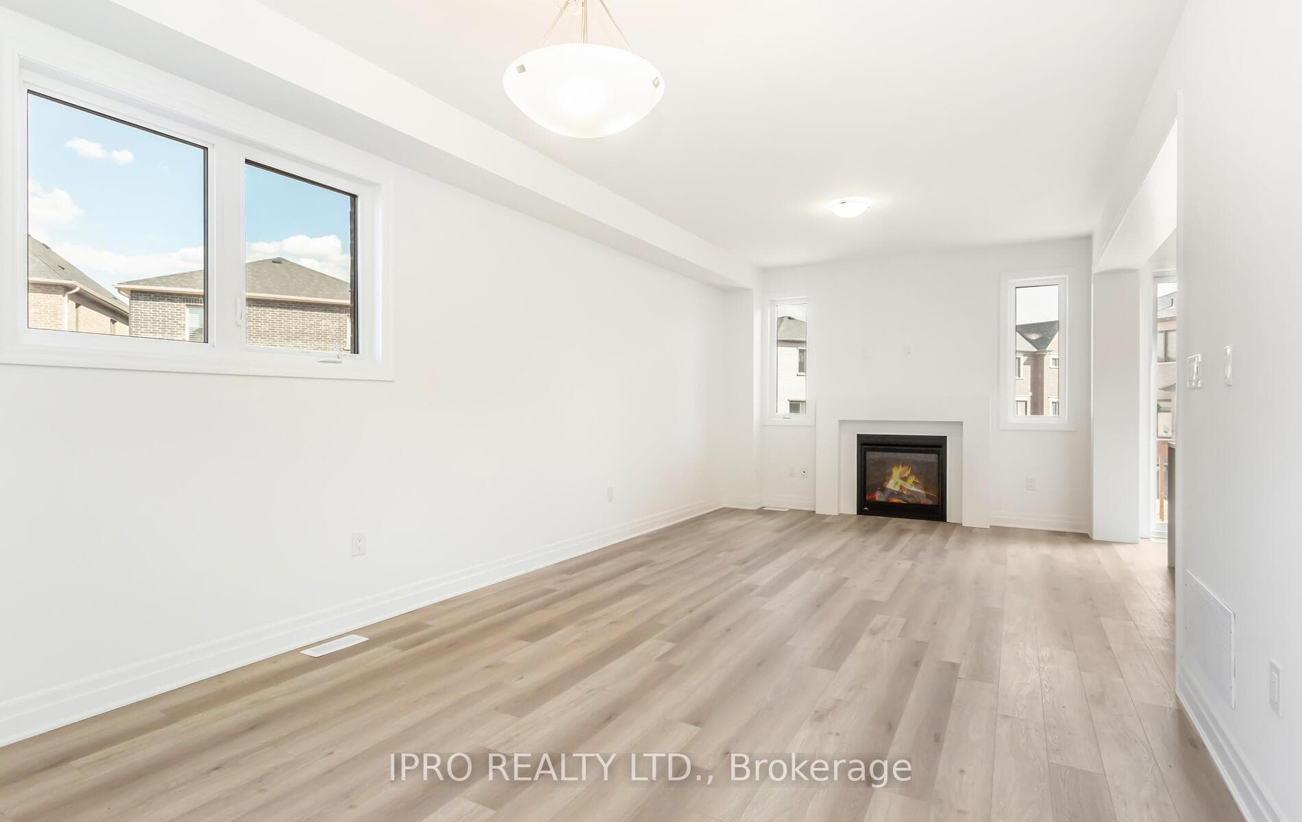 1796 Thames Circle photo 9