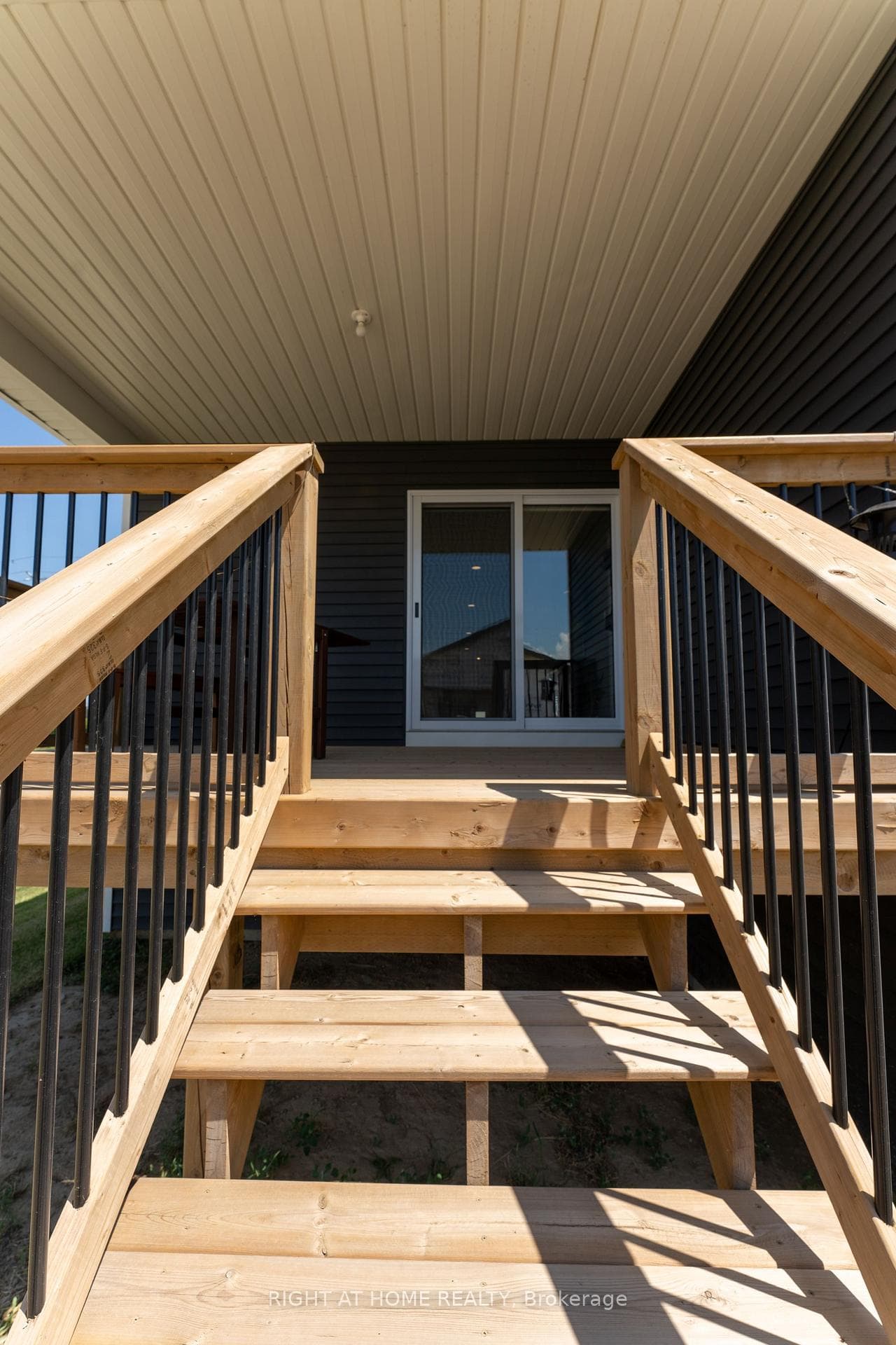 115 Howard Road photo 18