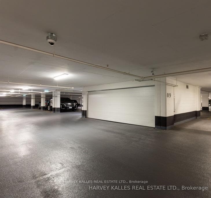PRIVATE enclosed garage