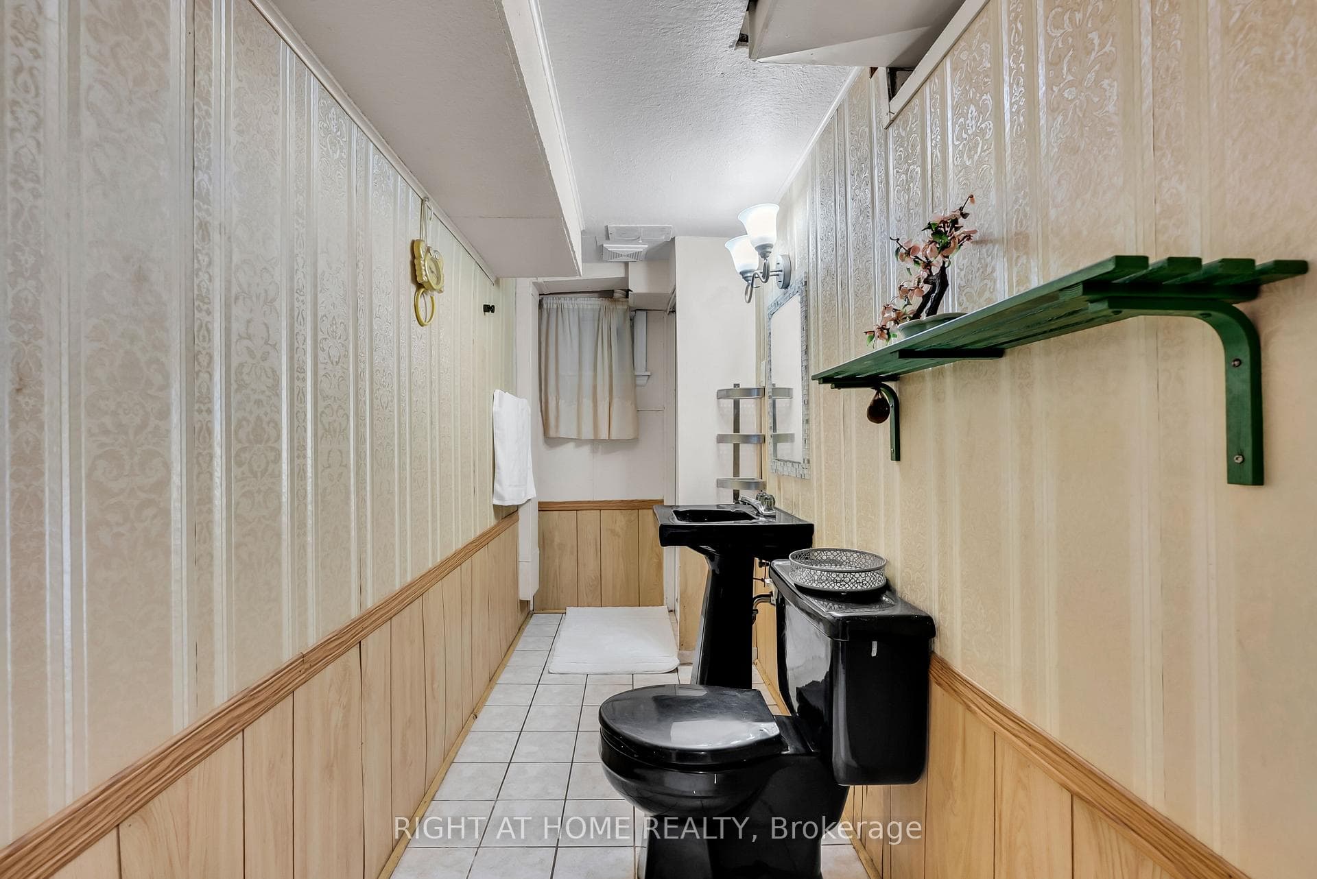 702 Pharmacy Avenue photo 39