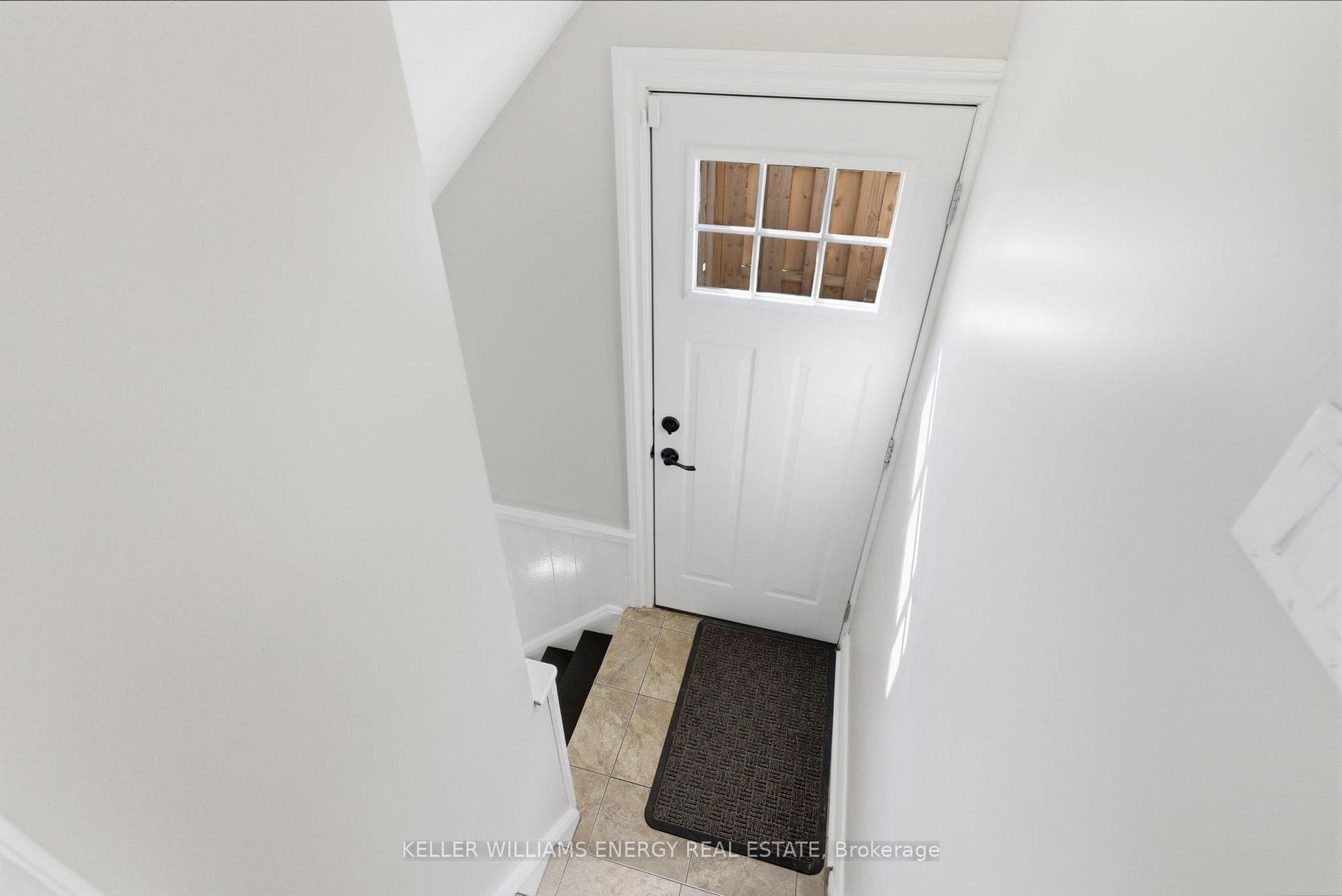 748 Mary Street photo 38