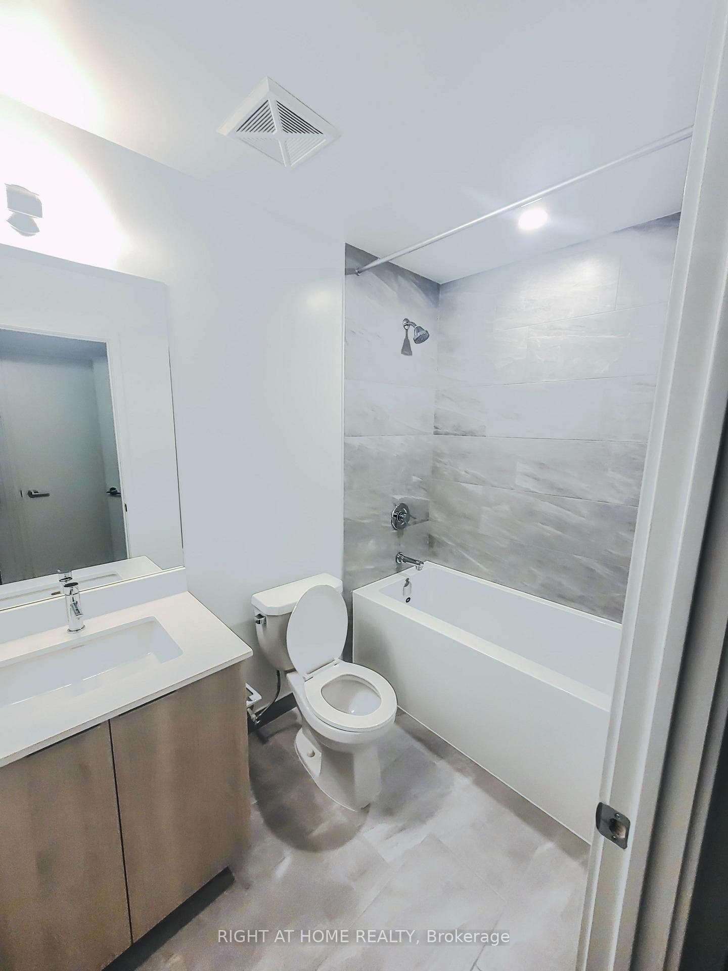 395 Square One Drive Unit 315 photo 8