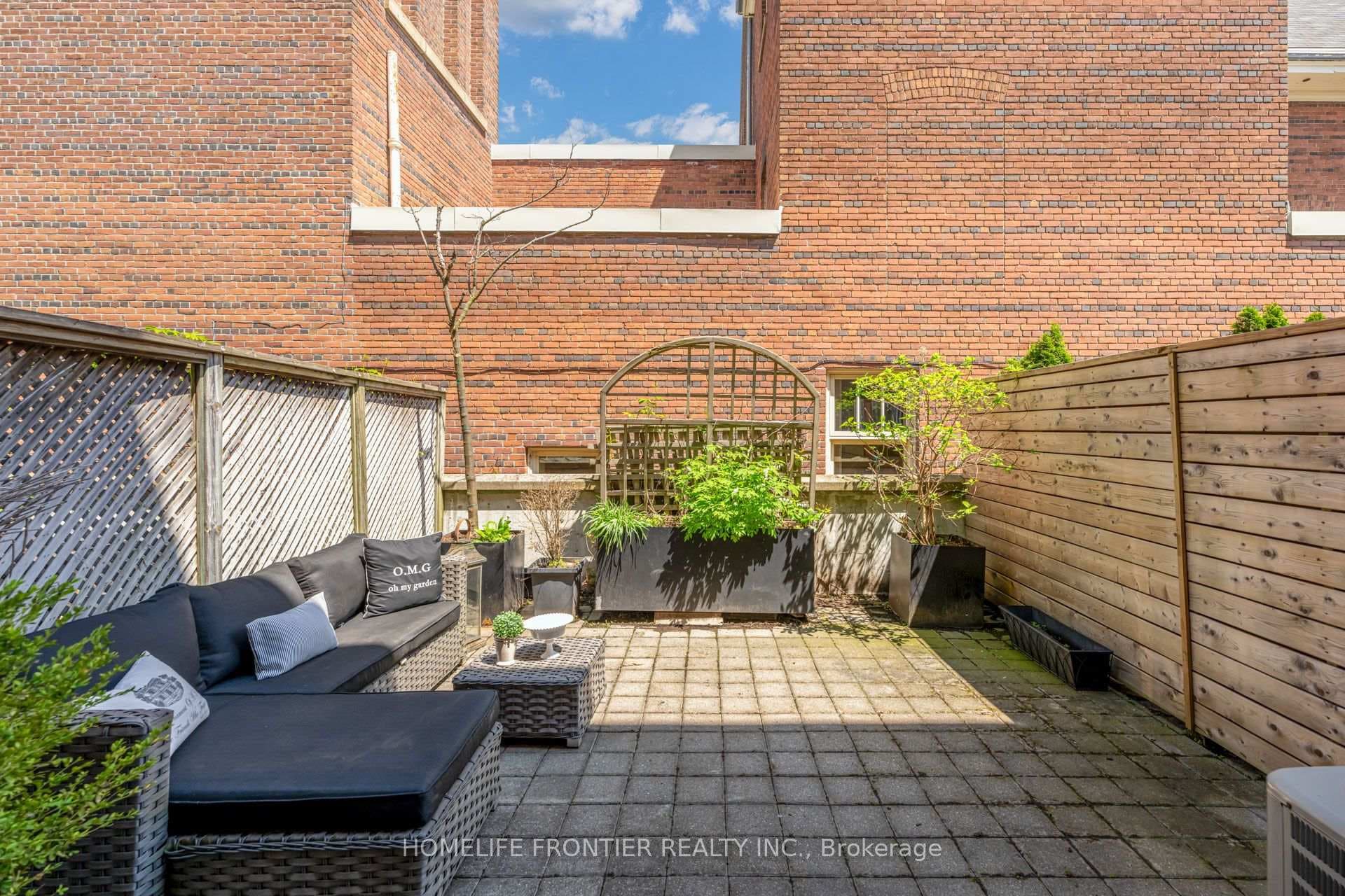 22 Balmoral Avenue Unit 4 photo 38