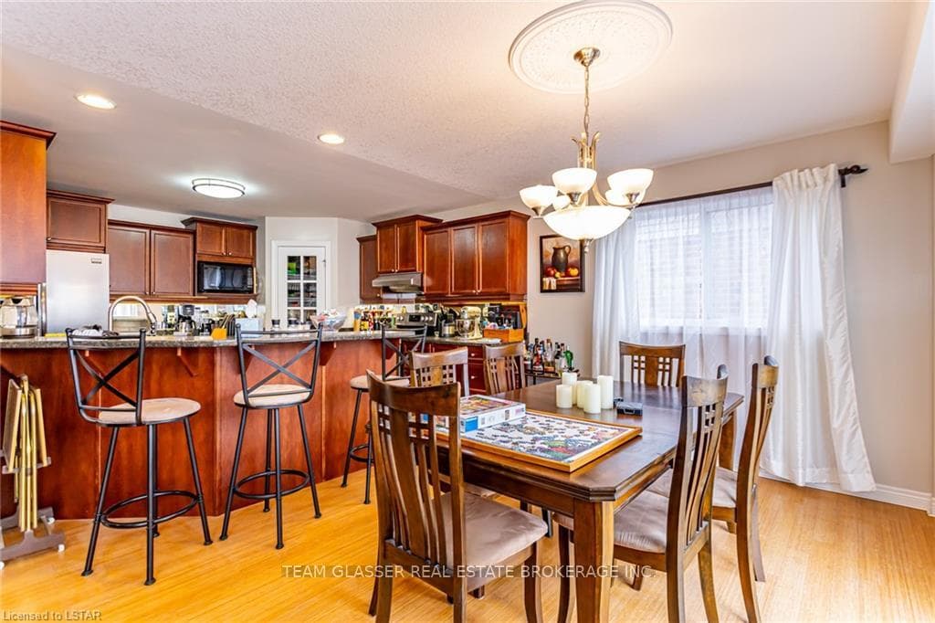 670 NORTH LEAKSDALE Circle photo 11