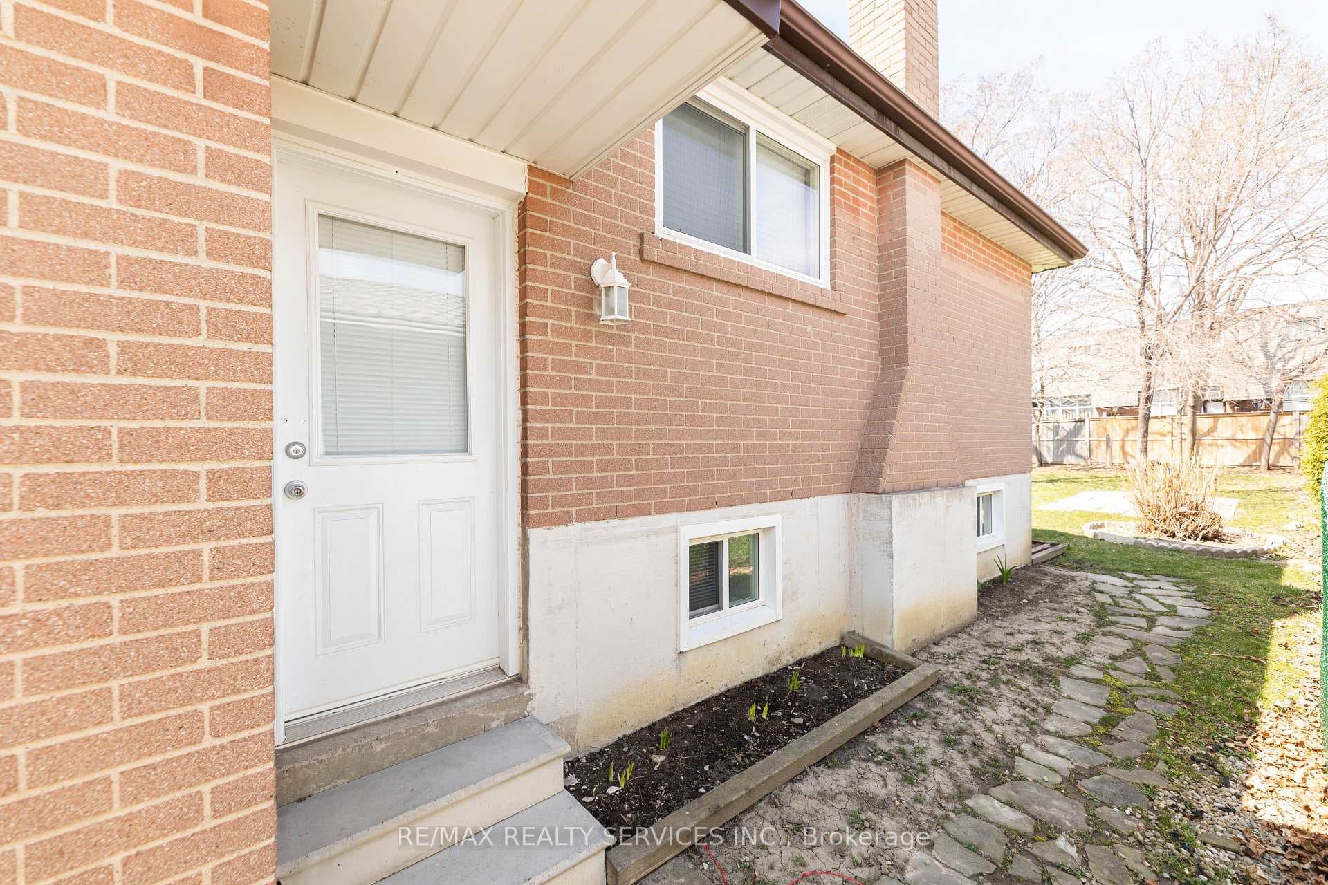 SEPARATE SIDE ENTRANCE
