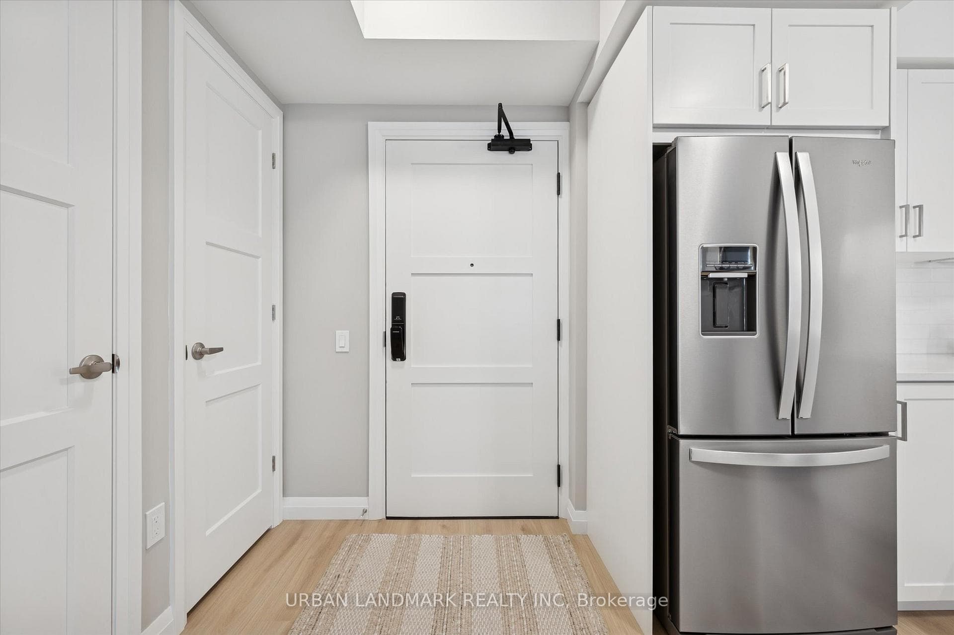 93 Arthur Street Unit 712 photo 6