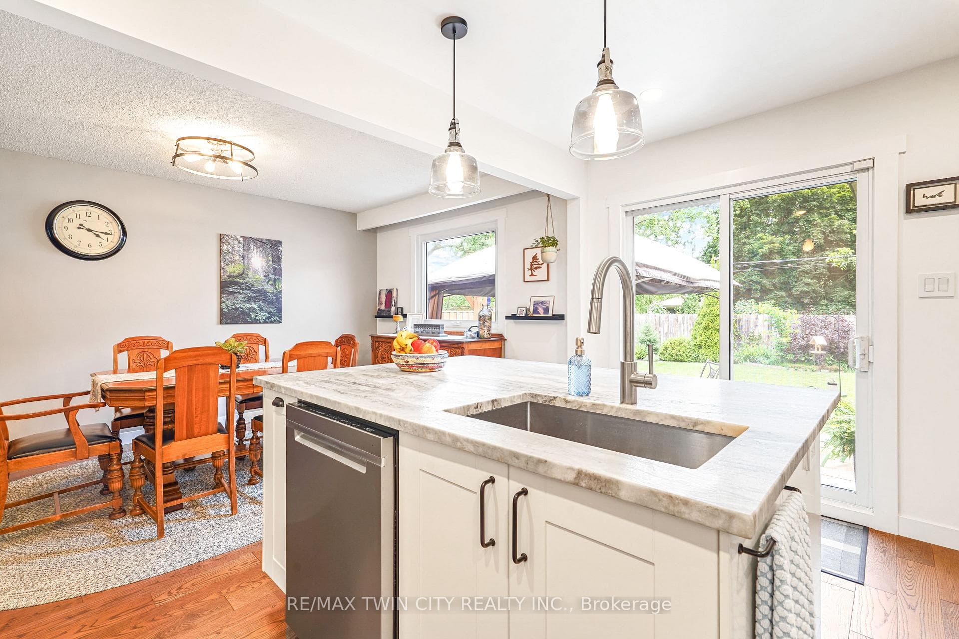 20 Marvin Avenue photo 10