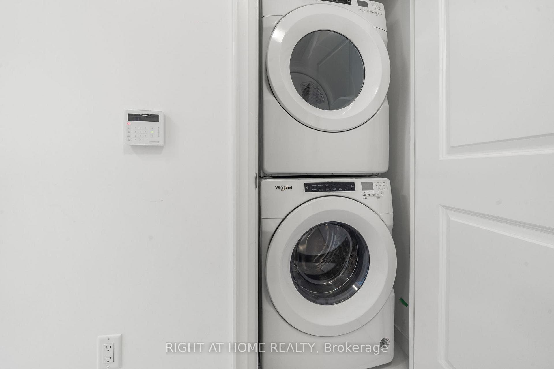 20 Gatineau Drive Unit 1706 photo 21