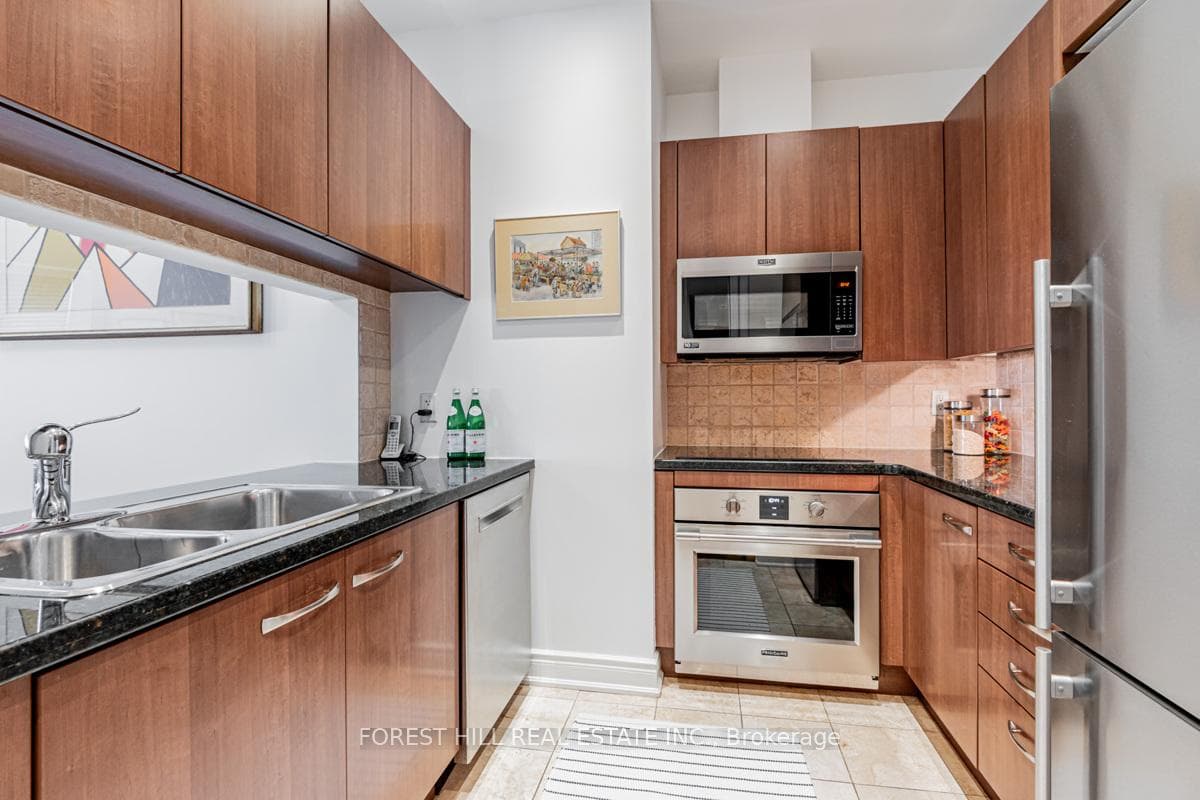 48 St Clair Avenue Unit 701 photo 6
