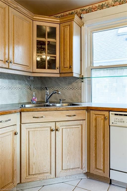 8 Sylvia Crescent photo 12