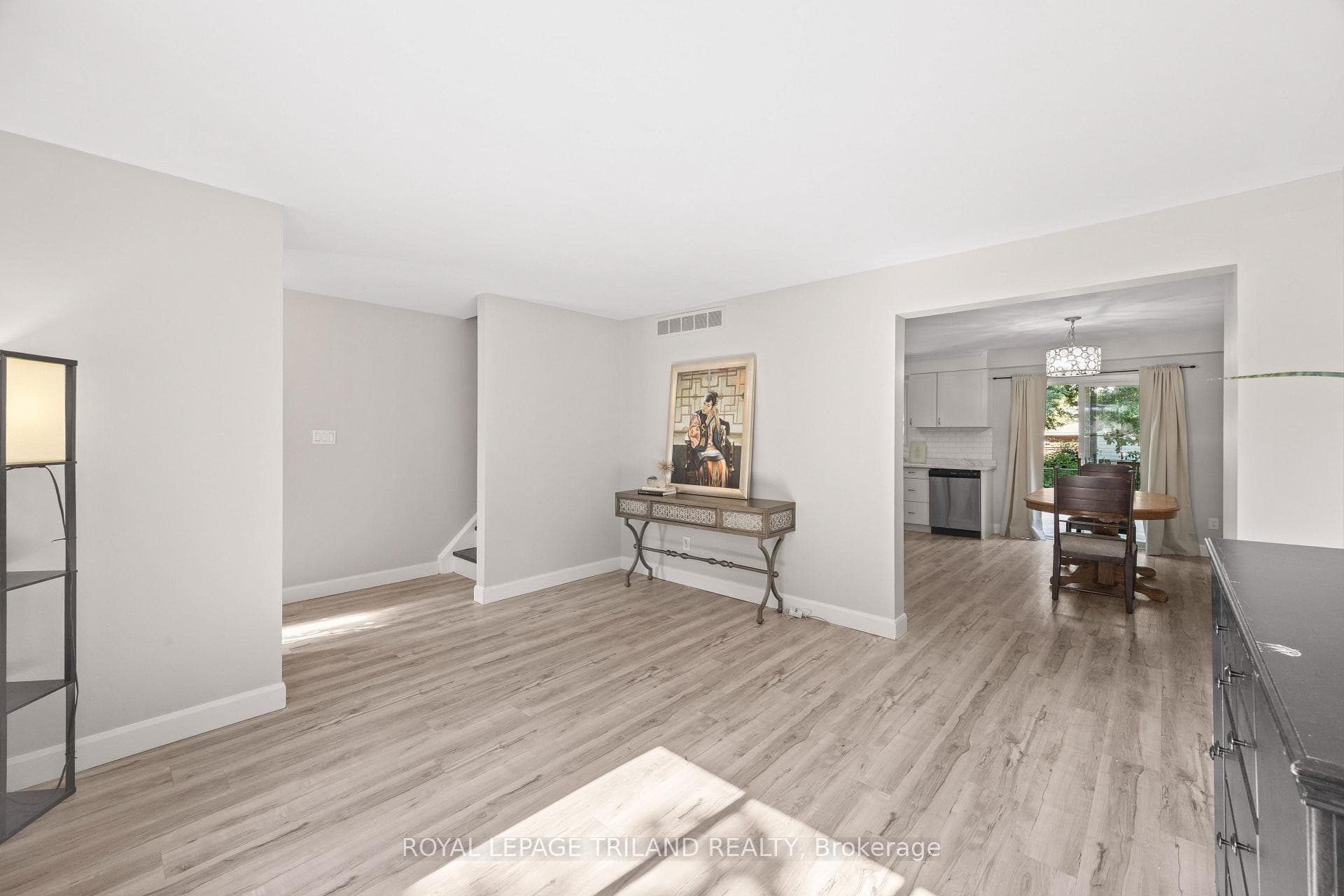 1767 Aldersbrook Road photo 7