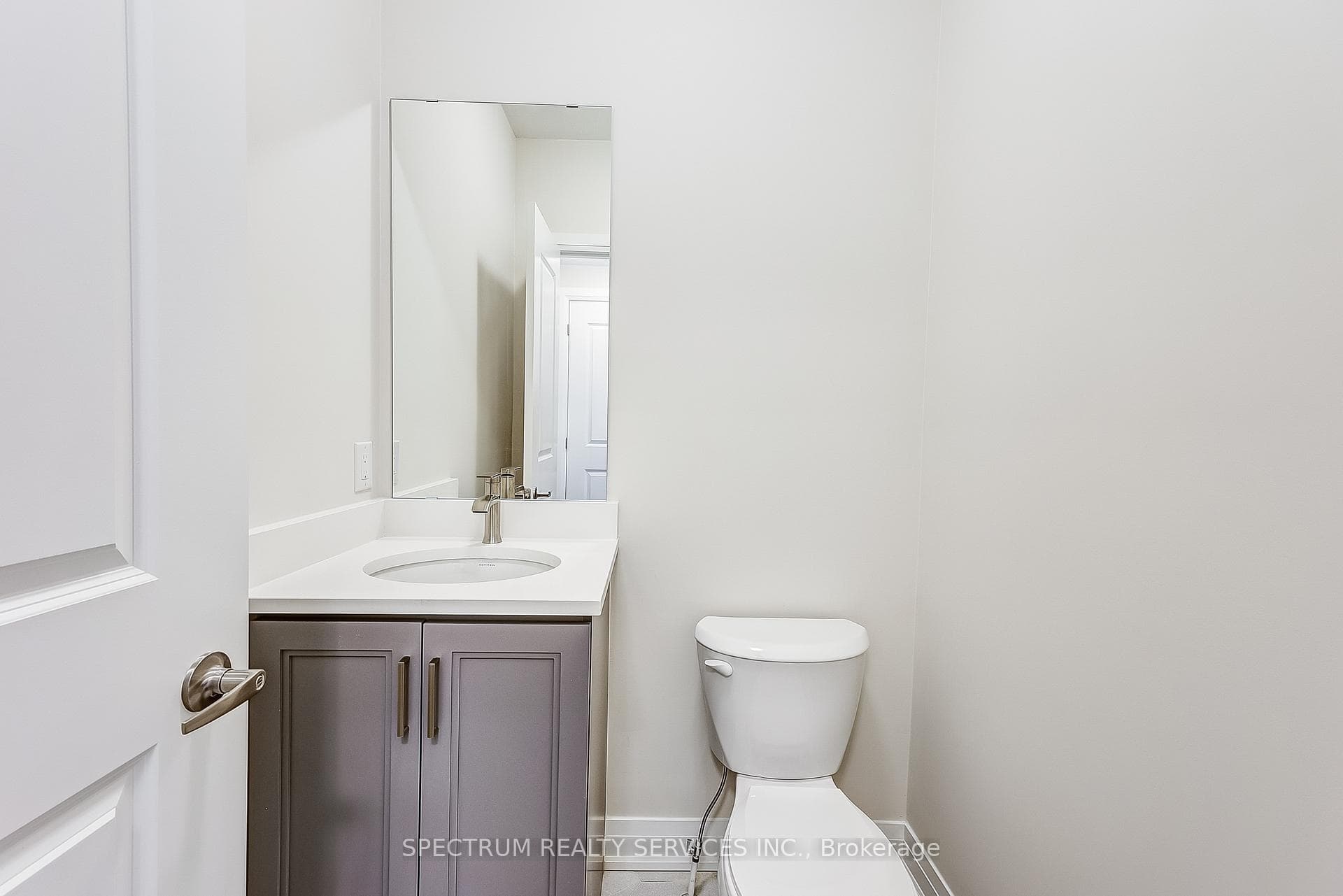38 Lindcrest Manor photo 25