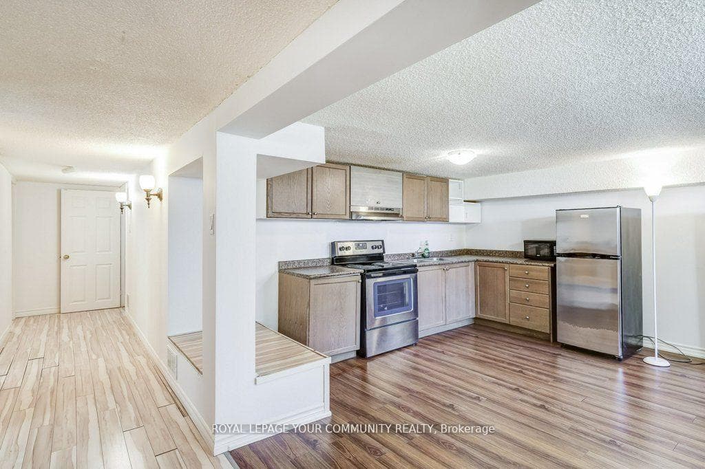 307 Axminster Drive photo 25