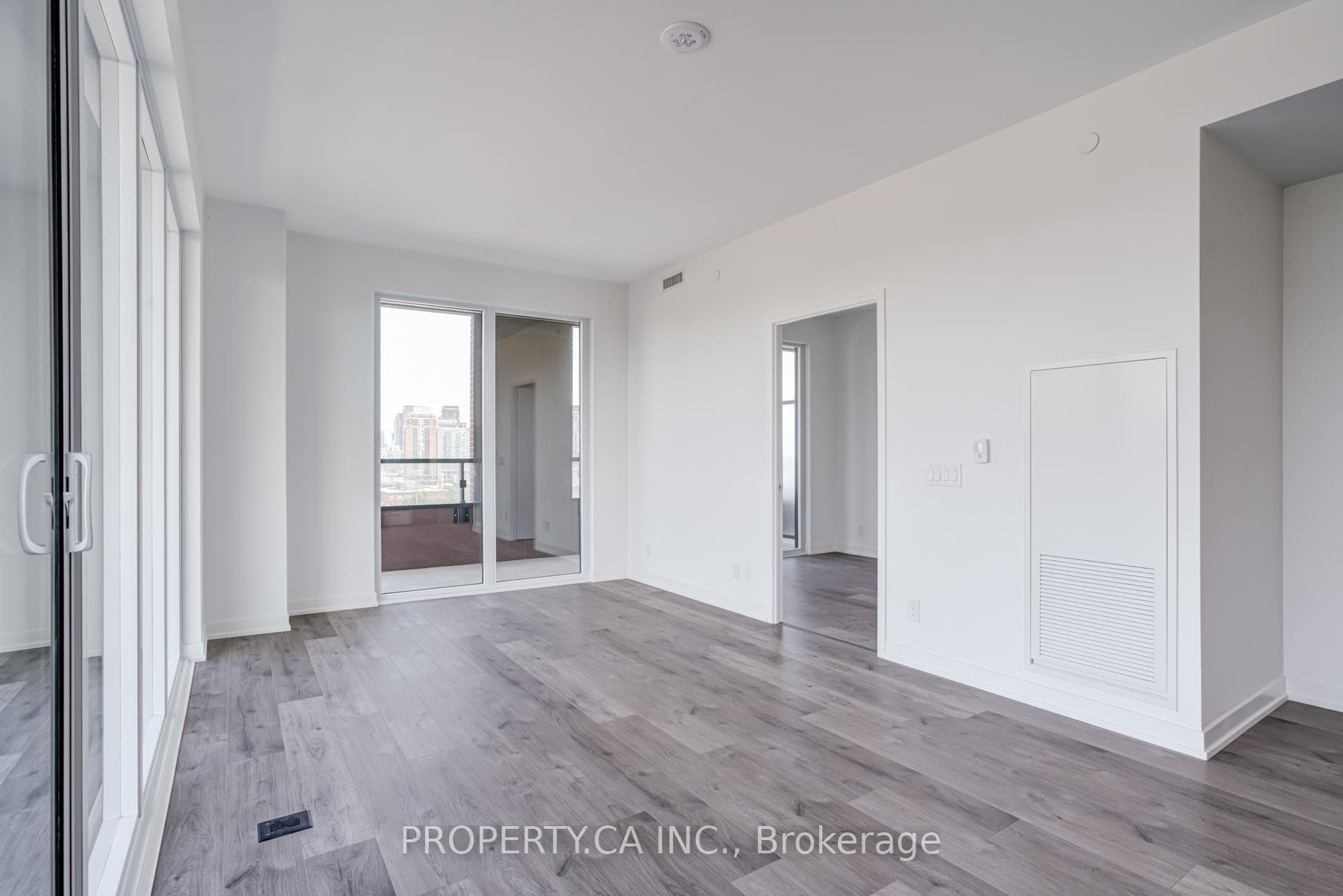 285 Dufferin Street Unit 1007 photo 16