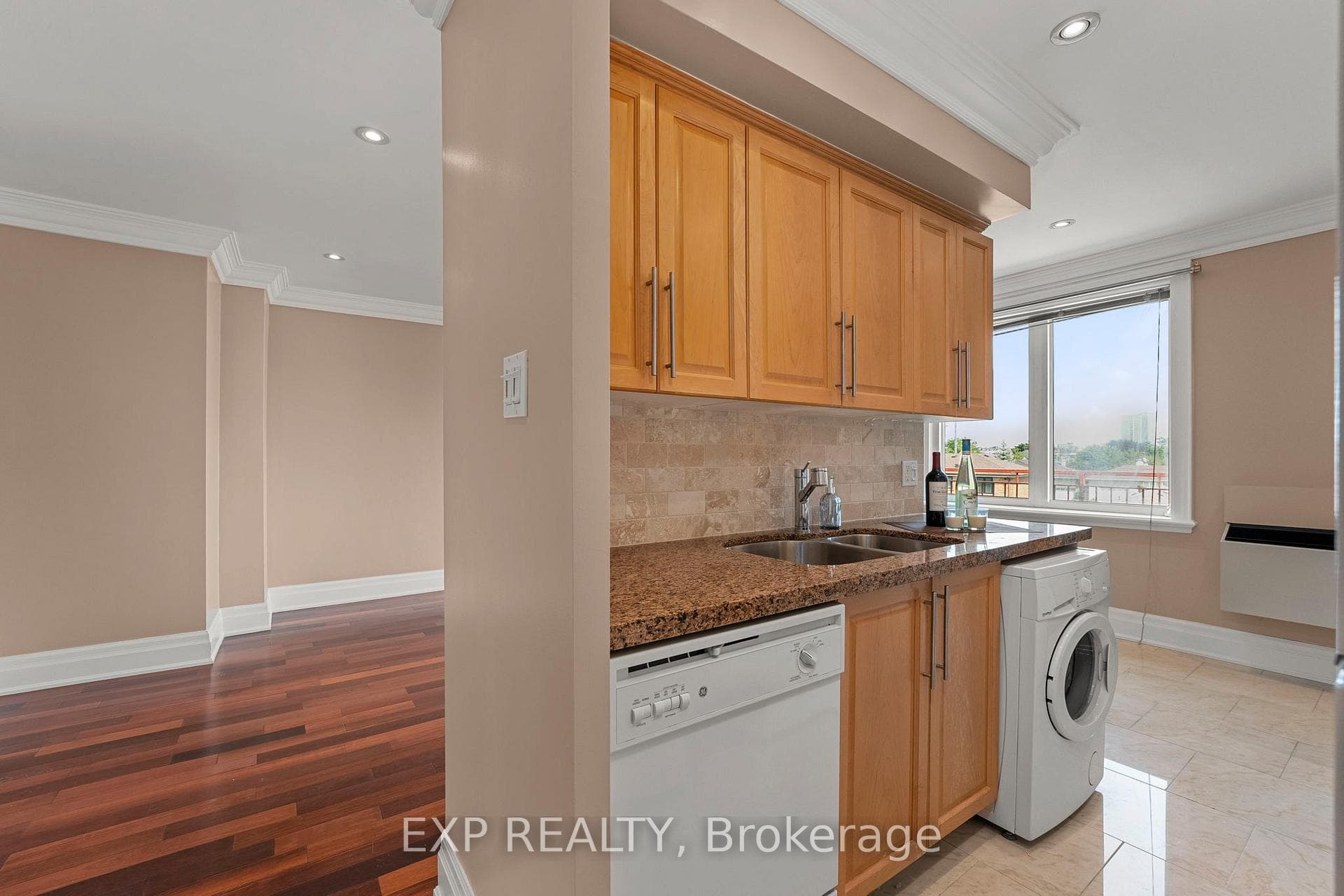 2615 Keele Street Unit 403 photo 14