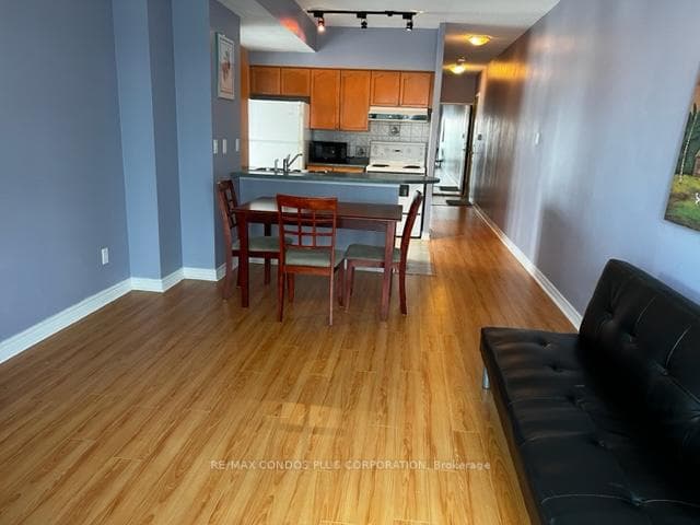 600 Queens Quay Unit 1002 photo 13